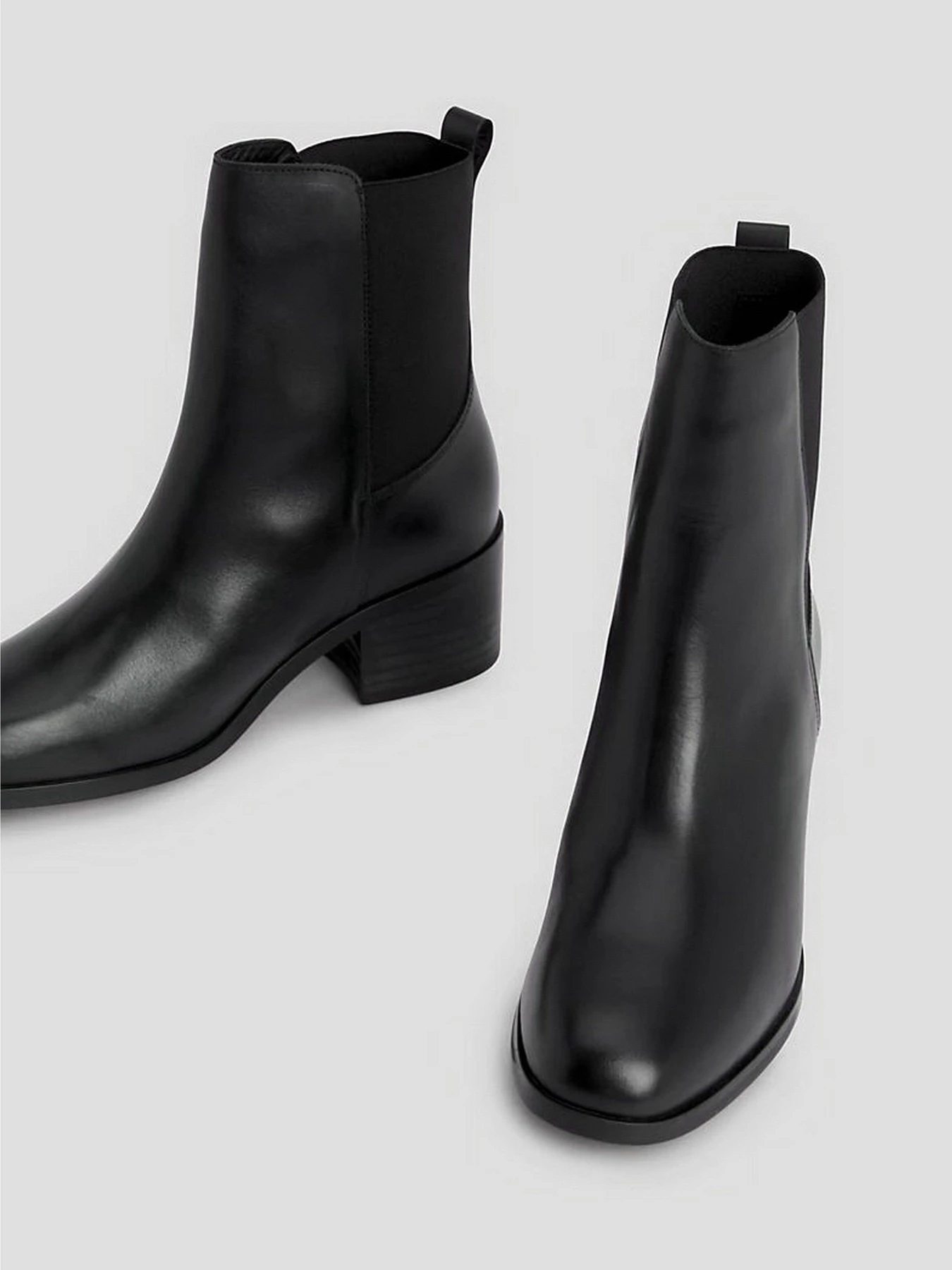 Ботинки и сапоги Tommy Hilfiger Essential Chelsea Boot модель FW0FW07516-BDS Ботинки и сапоги Tommy Hilfiger Essential Chelsea Boot модель FW0FW07516-BDS Фото