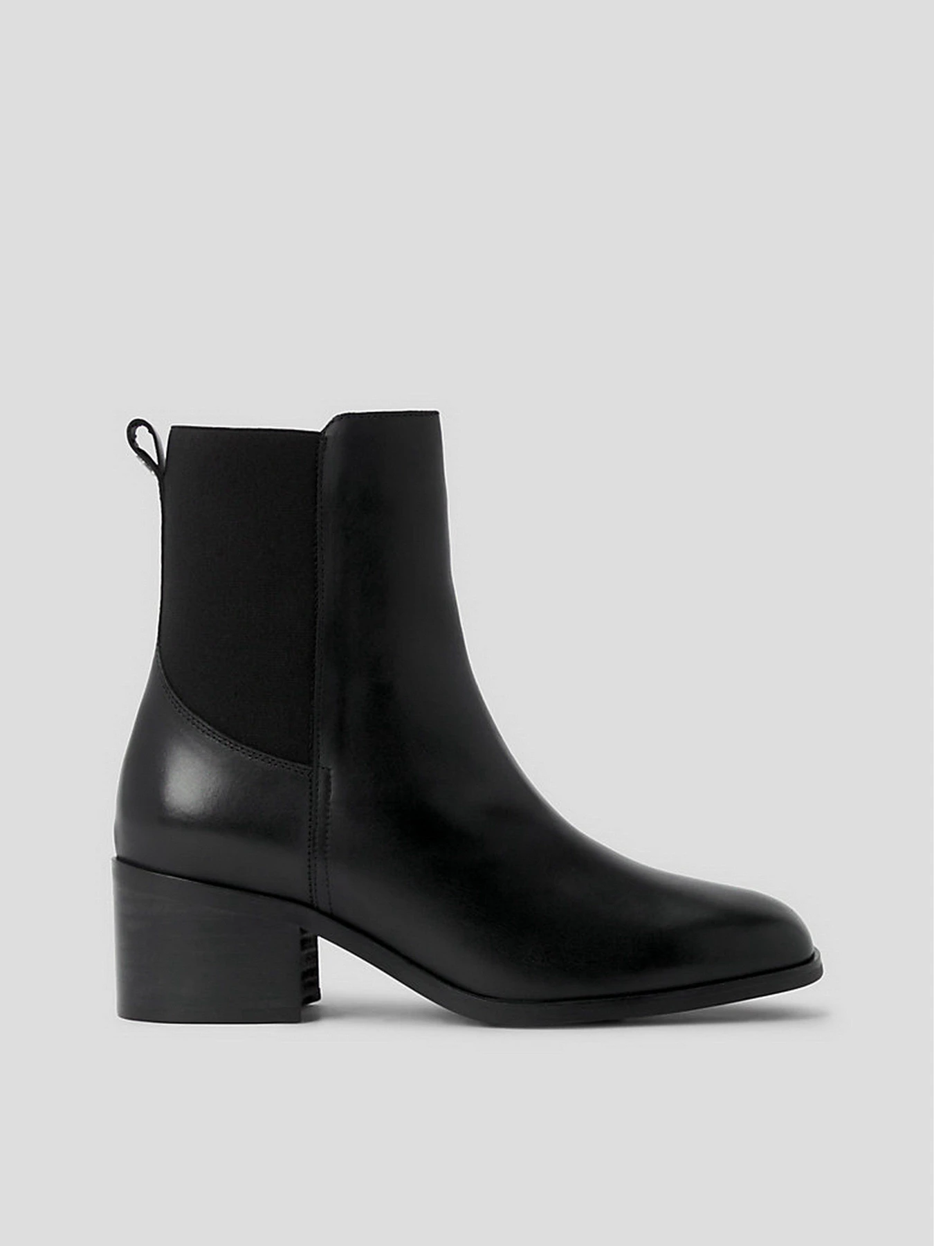 Ботинки и сапоги Tommy Hilfiger Essential Chelsea Boot модель FW0FW07516-BDS Ботинки и сапоги Tommy Hilfiger Essential Chelsea Boot модель FW0FW07516-BDS Фото