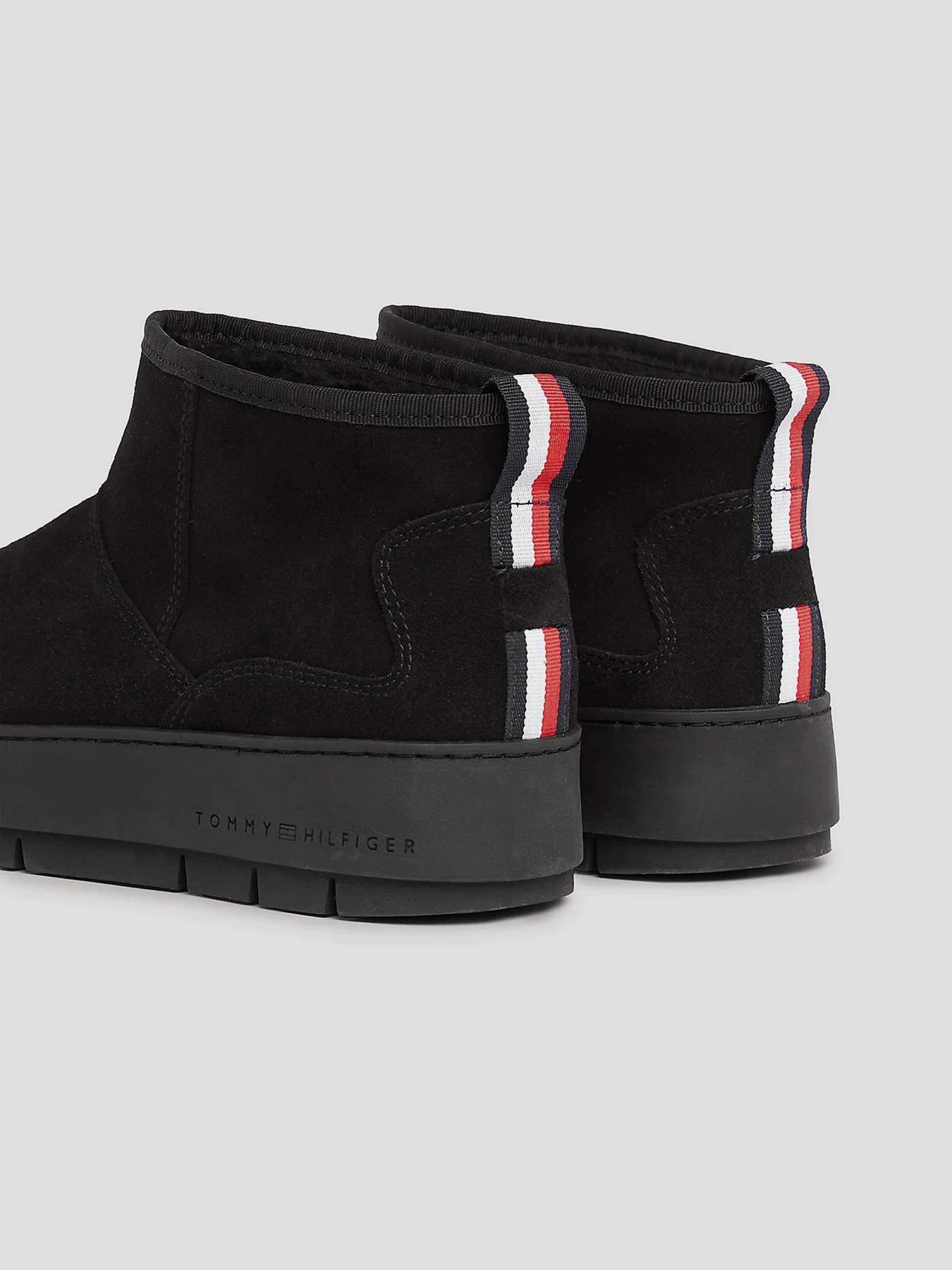 Ботинки и сапоги Tommy Hilfiger Warm Lined Suede Low Snow Boots модель FW0FW07662-BDS Ботинки и сапоги Tommy Hilfiger Warm Lined Suede Low Snow Boots модель FW0FW07662-BDS Фото