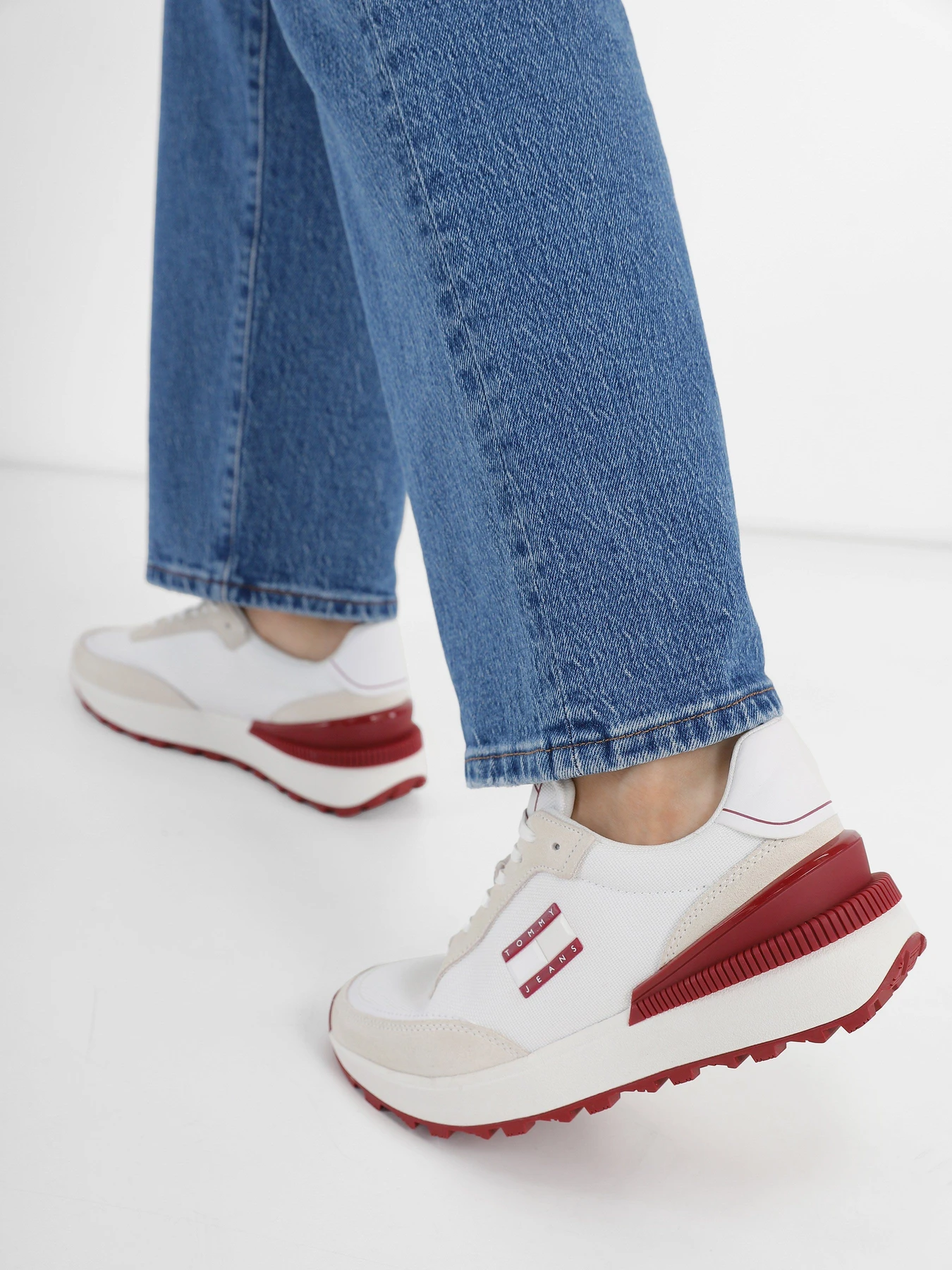 Кросівки Tommy Hilfiger модель EN0EN02275-YBL Кросівки Tommy Hilfiger модель EN0EN02275-YBL Фото