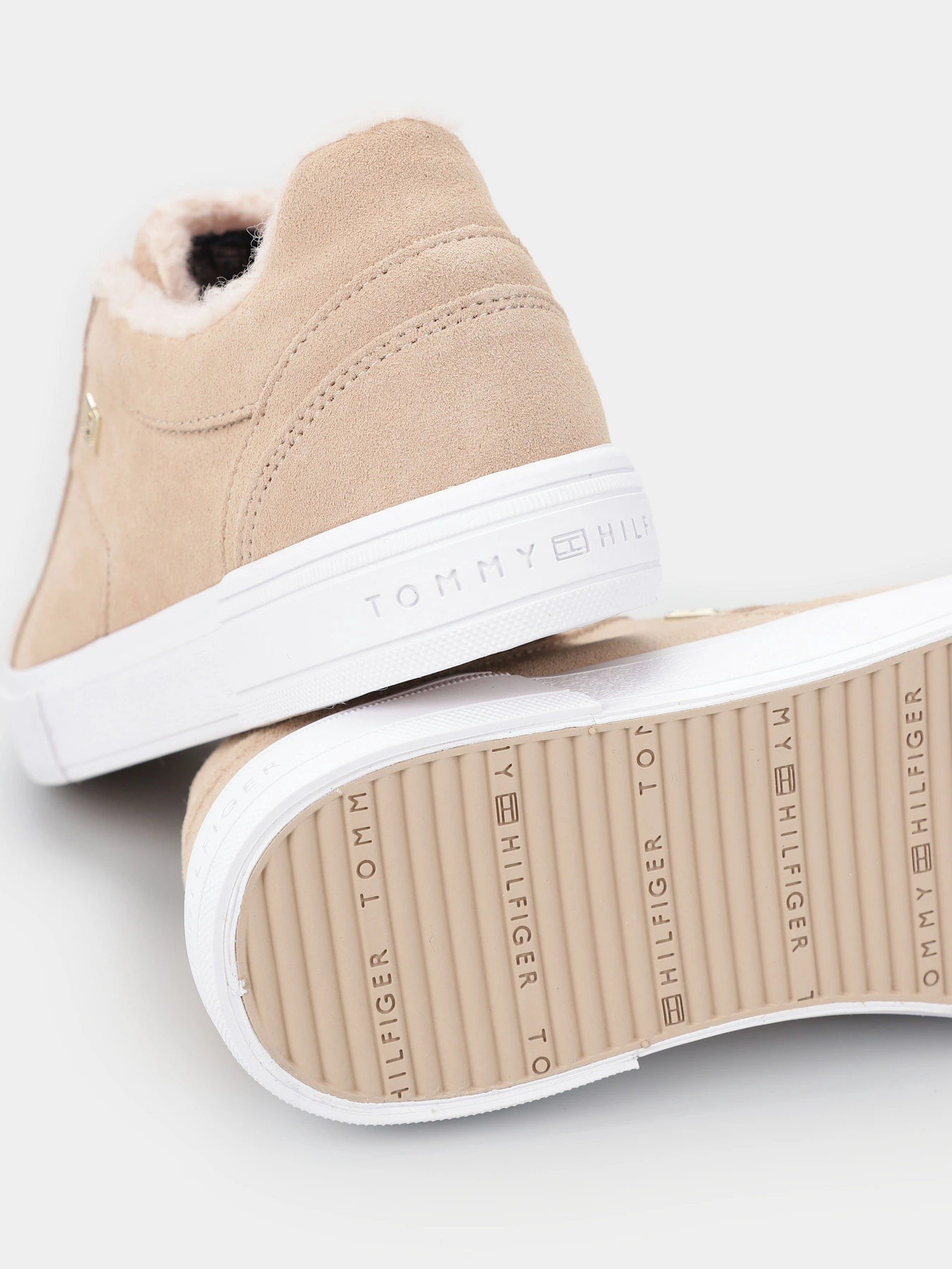 Кеды Tommy Hilfiger Suede Lace-Up Trainers модель FW0FW07548-ABO Кеды Tommy Hilfiger Suede Lace-Up Trainers модель FW0FW07548-ABO Фото