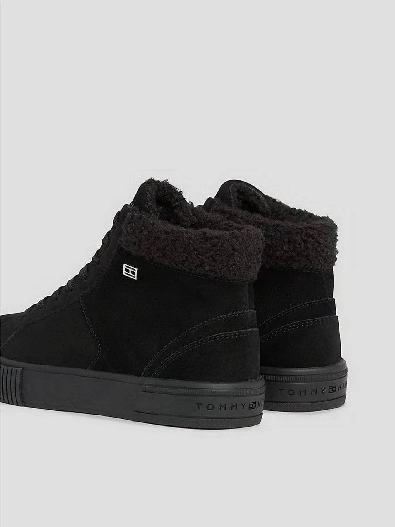Ботинки и сапоги Tommy Hilfiger Suede High-Top Trainers модель FW0FW07549-BDS Ботинки и сапоги Tommy Hilfiger Suede High-Top Trainers модель FW0FW07549-BDS Фото
