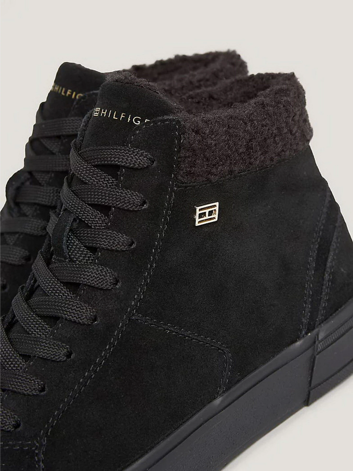 Ботинки и сапоги Tommy Hilfiger Suede High-Top Trainers модель FW0FW07549-BDS Ботинки и сапоги Tommy Hilfiger Suede High-Top Trainers модель FW0FW07549-BDS Фото