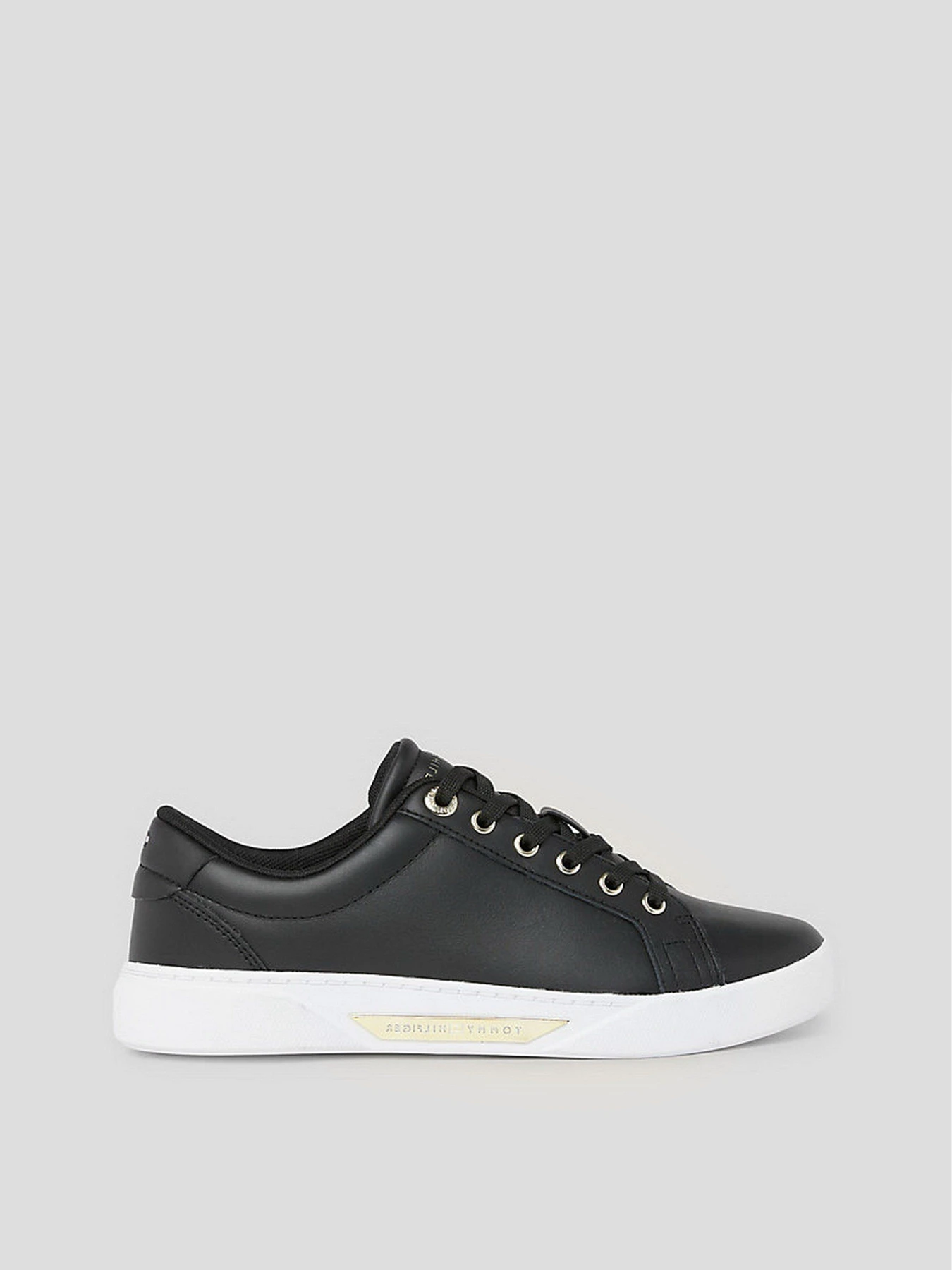 Кеды Tommy Hilfiger Genuine Leather Logo Detailed Sneaker модель FW0FW07560-0GJ Кеды Tommy Hilfiger Genuine Leather Logo Detailed Sneaker модель FW0FW07560-0GJ Фото
