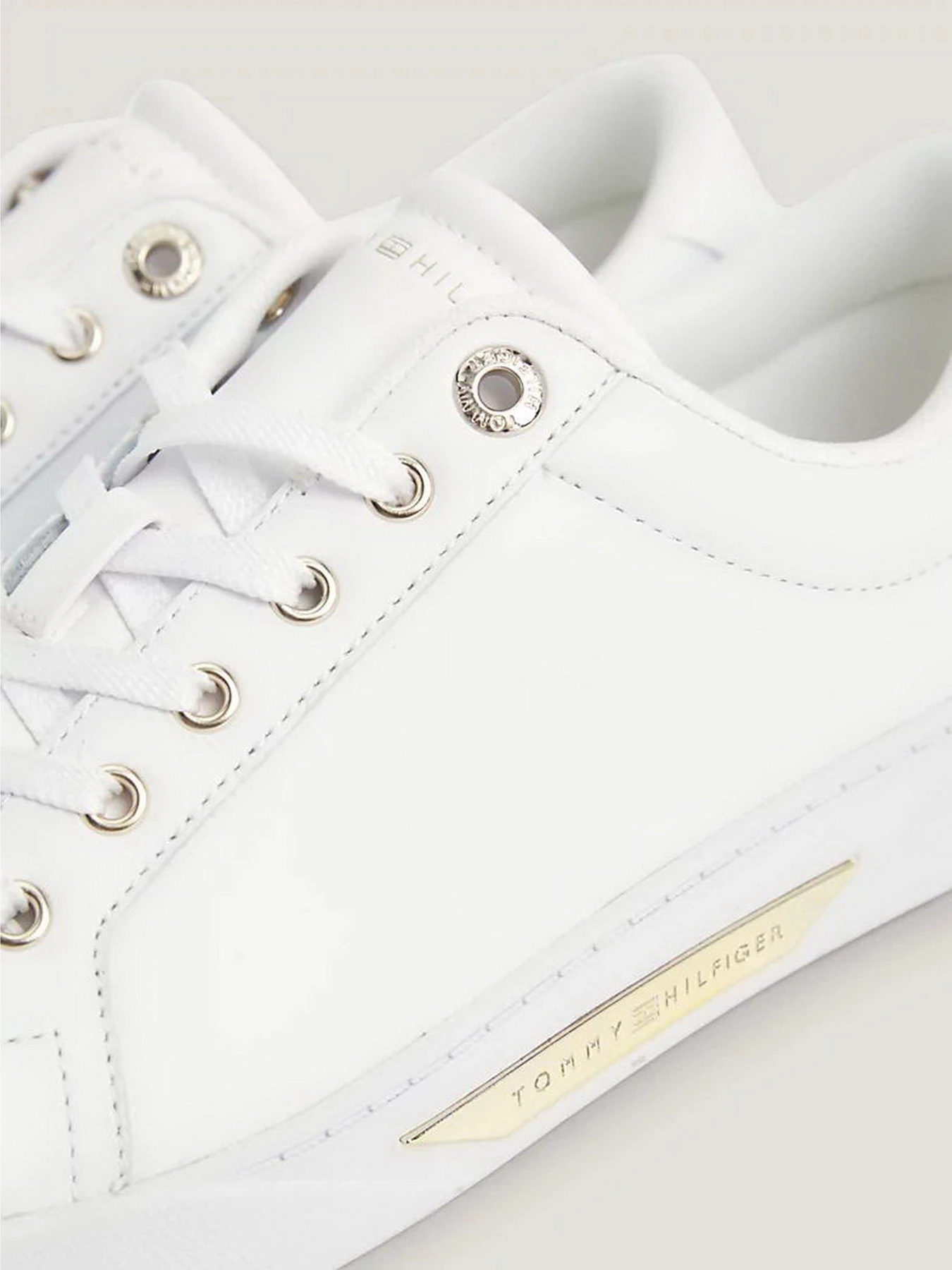 Кеды Tommy Hilfiger Genuine Leather Logo Detailed Sneaker модель FW0FW07560-0K7 Кеды Tommy Hilfiger Genuine Leather Logo Detailed Sneaker модель FW0FW07560-0K7 Фото