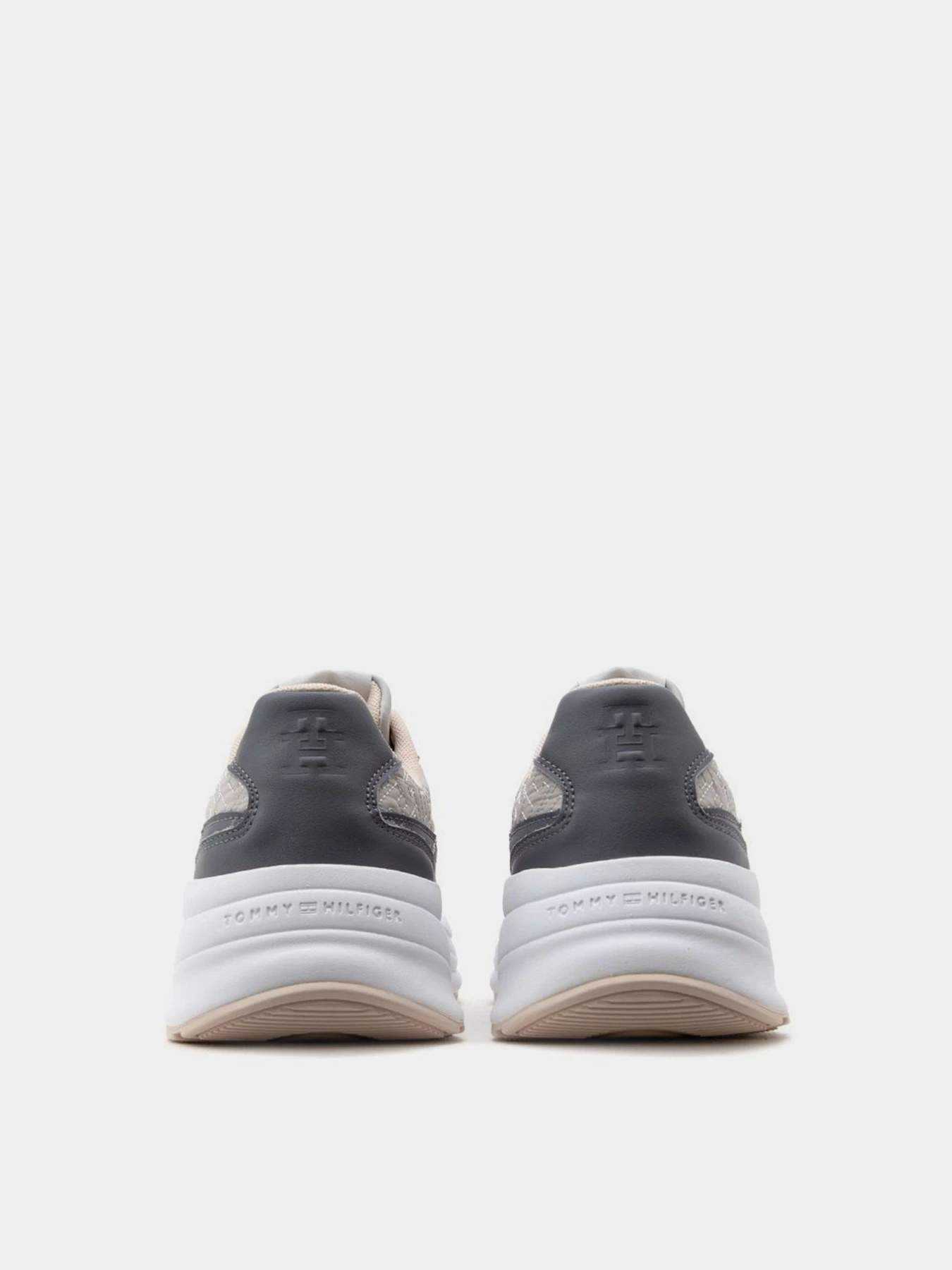 Кроссовки Tommy Hilfiger Monogram Chunky Sole Mid-Top Trainers модель FW0FW07572-PTP Кроссовки Tommy Hilfiger Monogram Chunky Sole Mid-Top Trainers модель FW0FW07572-PTP Фото