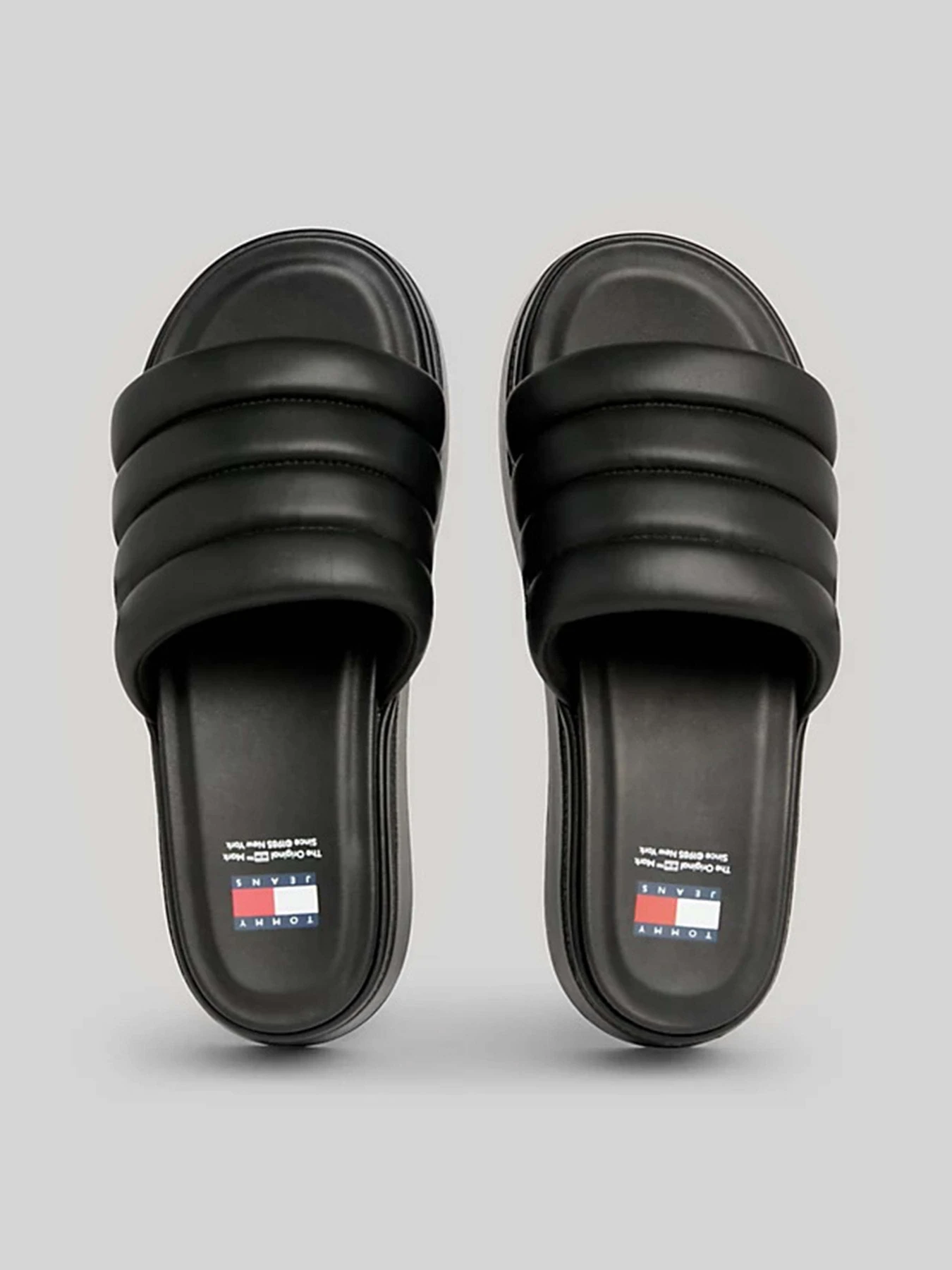Шльопанці Tommy Hilfiger модель EN0EN02455-BDS Шльопанці Tommy Hilfiger модель EN0EN02455-BDS Фото