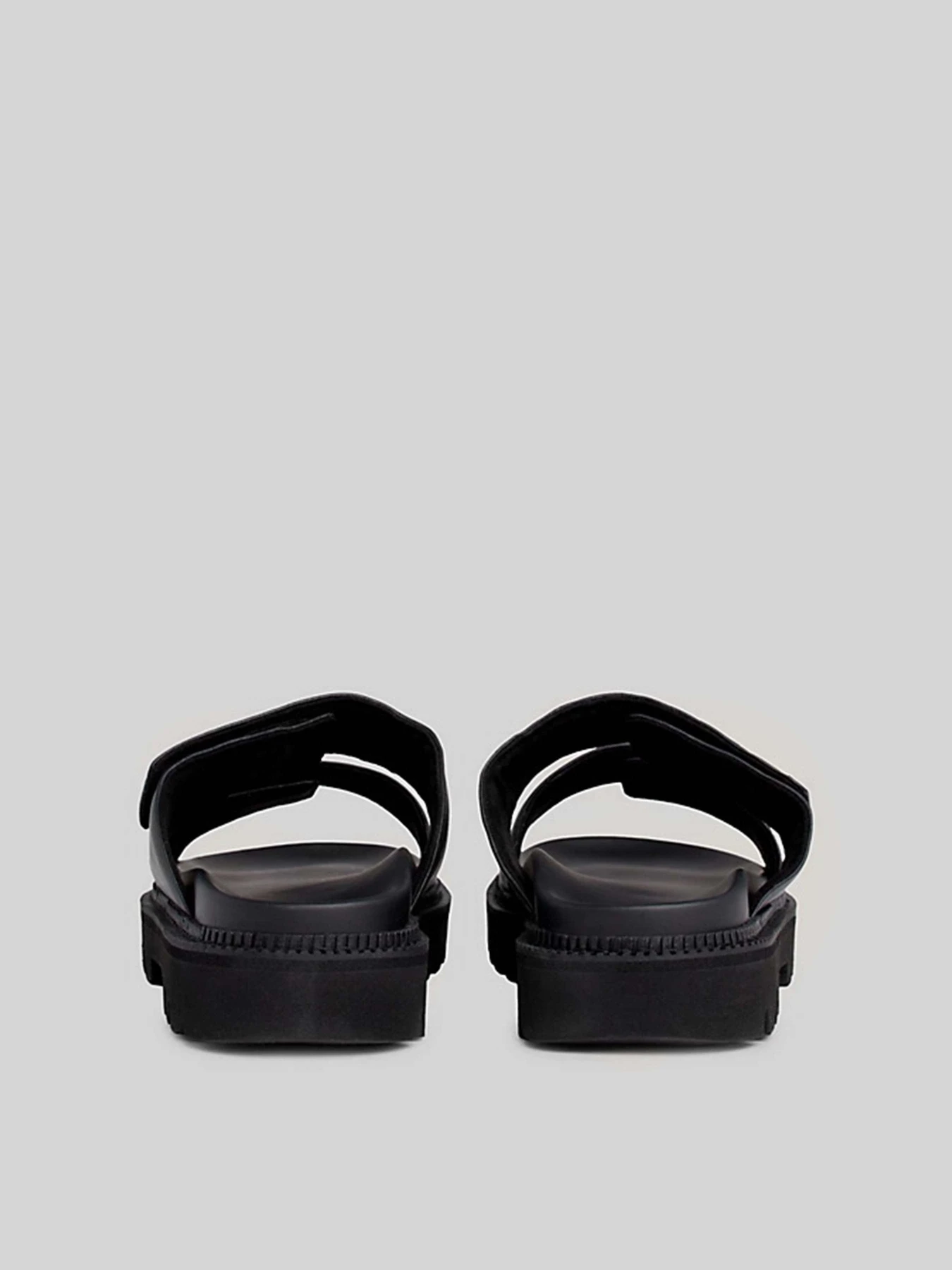 Шлёпанцы Tommy Hilfiger модель EN0EN02560-BDS Шлёпанцы Tommy Hilfiger модель EN0EN02560-BDS Фото