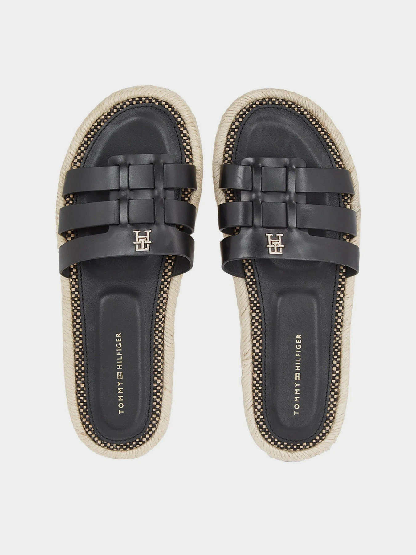 Шлёпанцы Tommy Hilfiger модель FW0FW07745-BDS Шлёпанцы Tommy Hilfiger модель FW0FW07745-BDS Фото