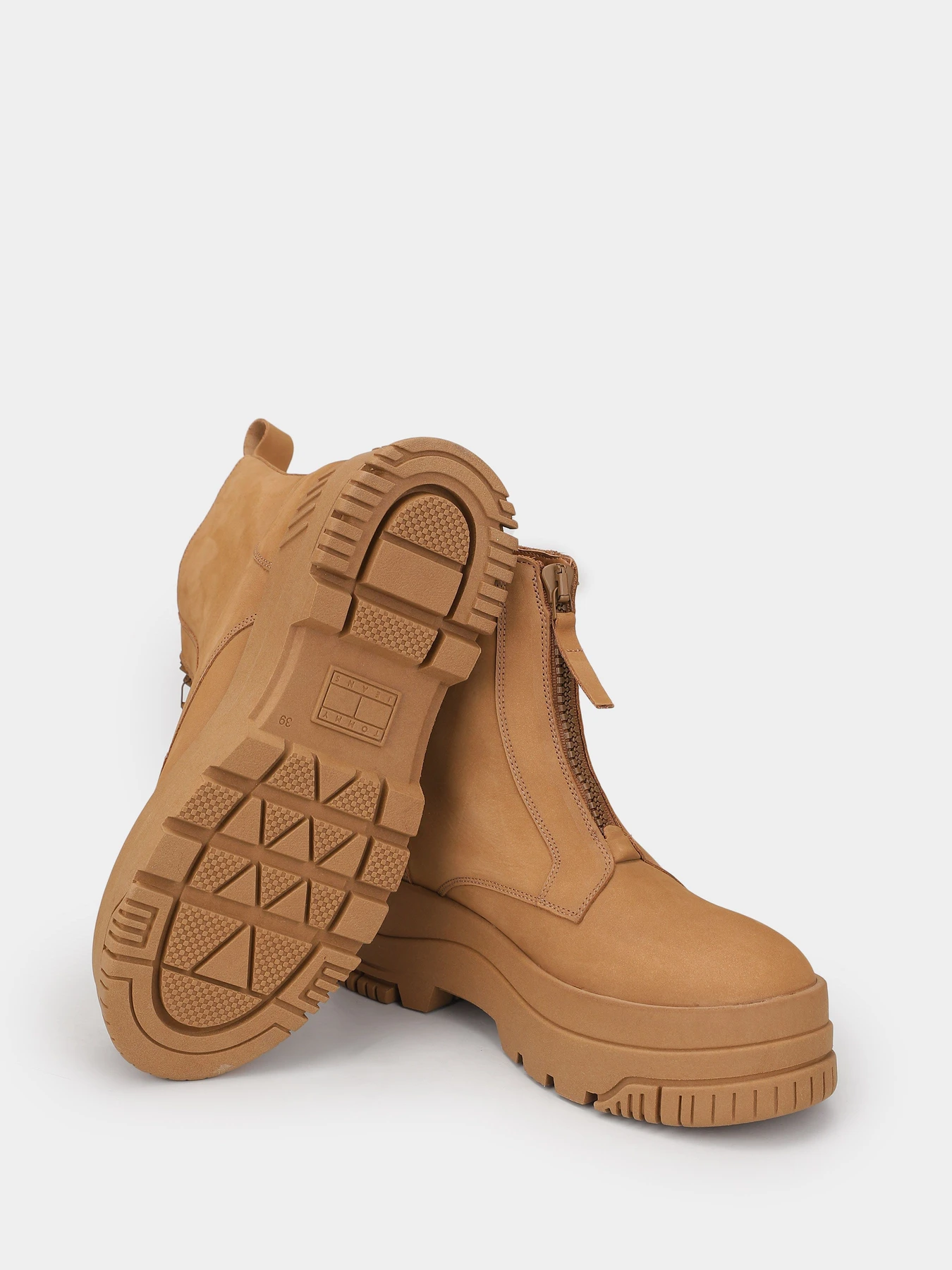 Ботинки и сапоги Tommy Hilfiger модель EN0EN02596-GWE Ботинки и сапоги Tommy Hilfiger модель EN0EN02596-GWE Фото