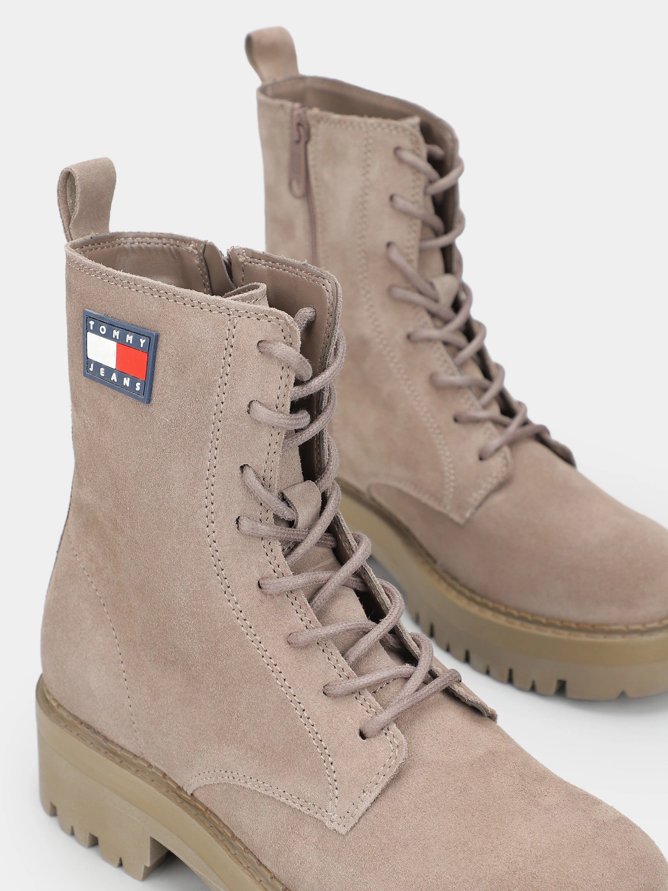 Ботинки и сапоги Tommy Hilfiger модель EN0EN02630-PKC Ботинки и сапоги Tommy Hilfiger модель EN0EN02630-PKC Фото