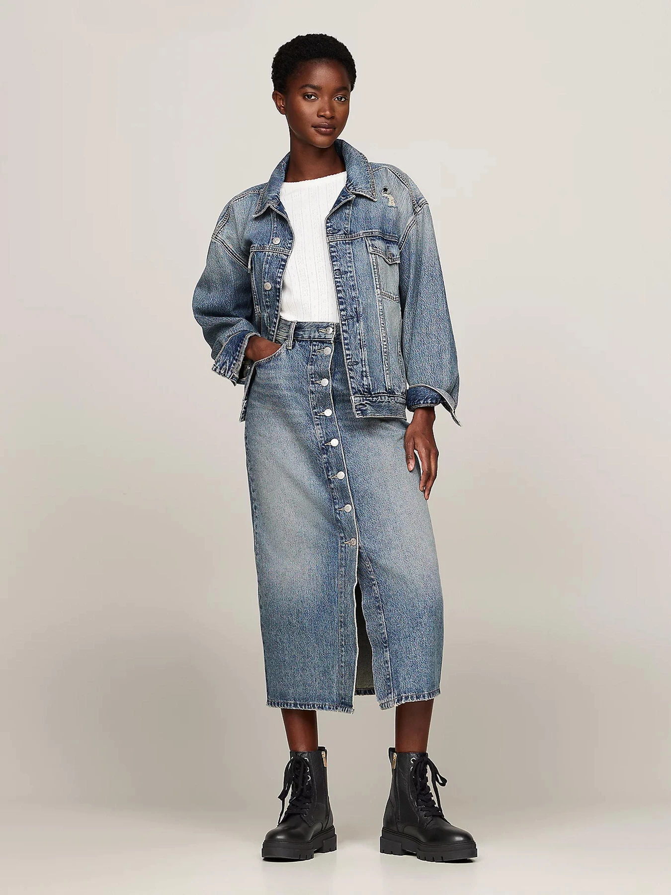 Ботинки и сапоги Tommy Hilfiger модель FW0FW08160-BDS Ботинки и сапоги Tommy Hilfiger модель FW0FW08160-BDS Фото