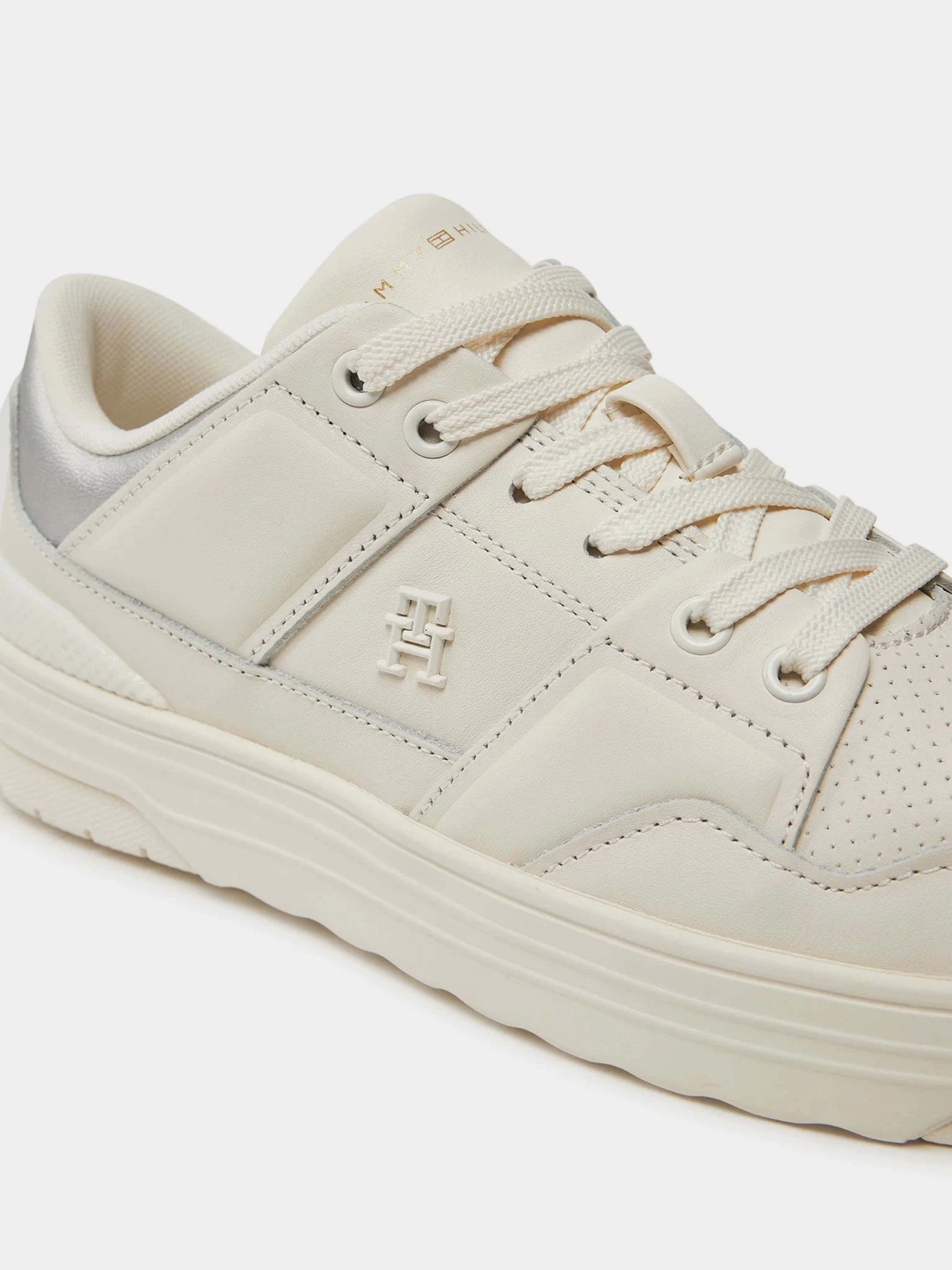 Кеди Tommy Hilfiger модель FW0FW08326-Z00 Кеди Tommy Hilfiger модель FW0FW08326-Z00 Фото