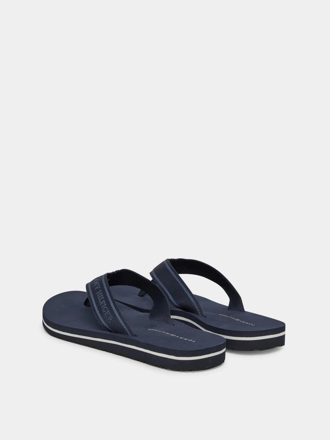 Шлёпанцы Tommy Hilfiger модель FW0FW08515-DW6 Шлёпанцы Tommy Hilfiger модель FW0FW08515-DW6 Фото