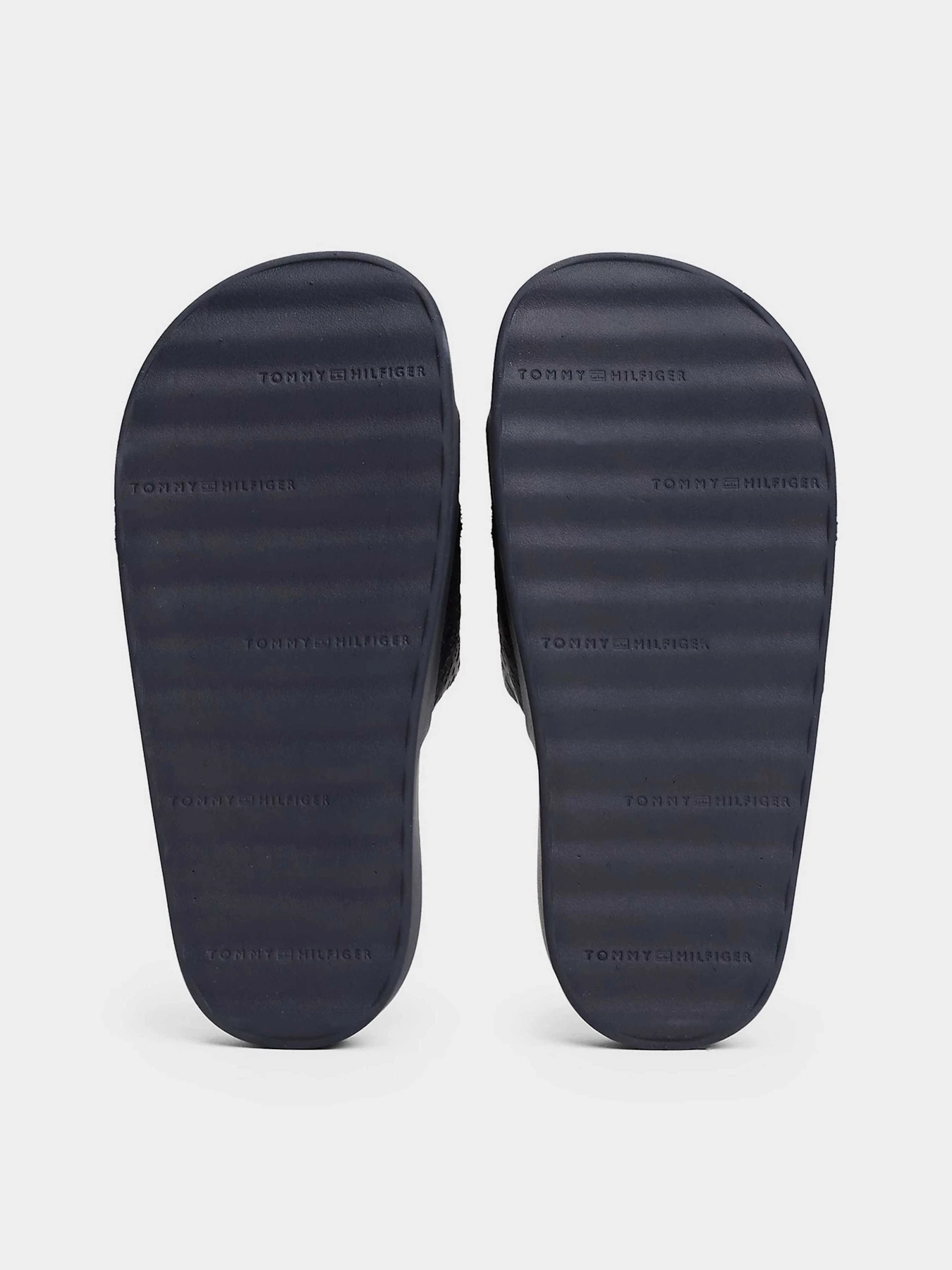 Шльопанці Tommy Hilfiger модель FW0FW08526-DW6 Шльопанці Tommy Hilfiger модель FW0FW08526-DW6 Фото