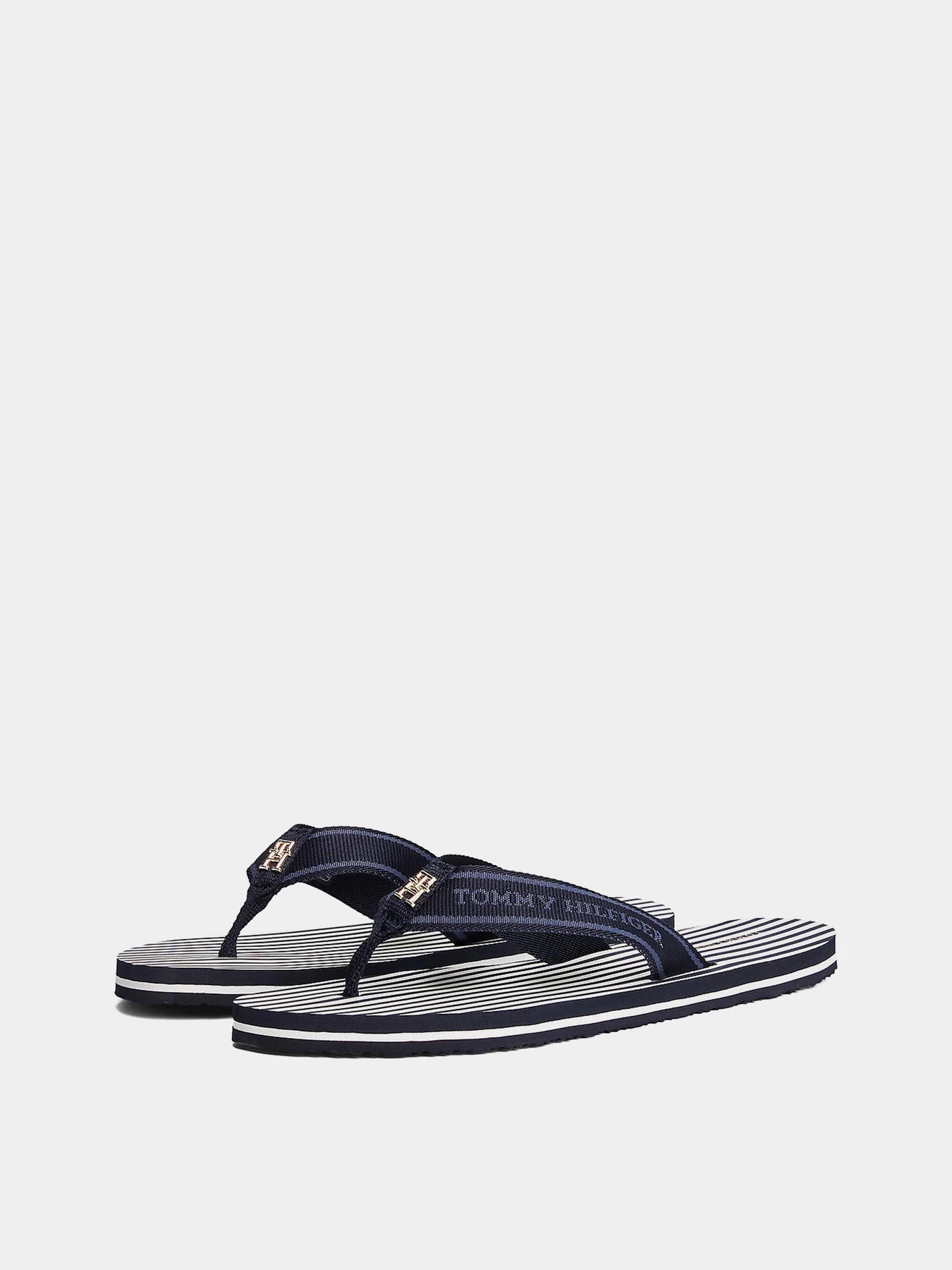 Шлёпанцы Tommy Hilfiger модель FW0FW08528-DW6 Шлёпанцы Tommy Hilfiger модель FW0FW08528-DW6 Фото