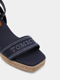Босоніжки Tommy Hilfiger модель FW0FW08805-DW6 Фото
