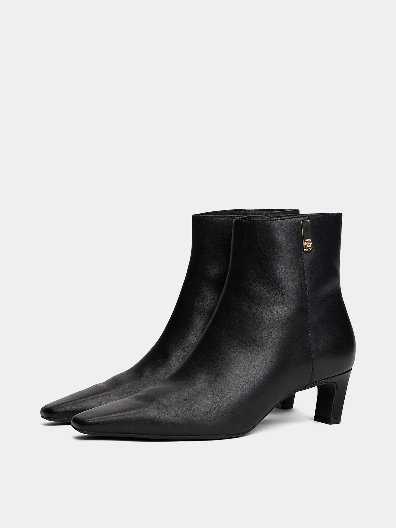 Ботинки и сапоги Tommy Hilfiger модель FW0FW08768-BDS Ботинки и сапоги Tommy Hilfiger модель FW0FW08768-BDS Фото