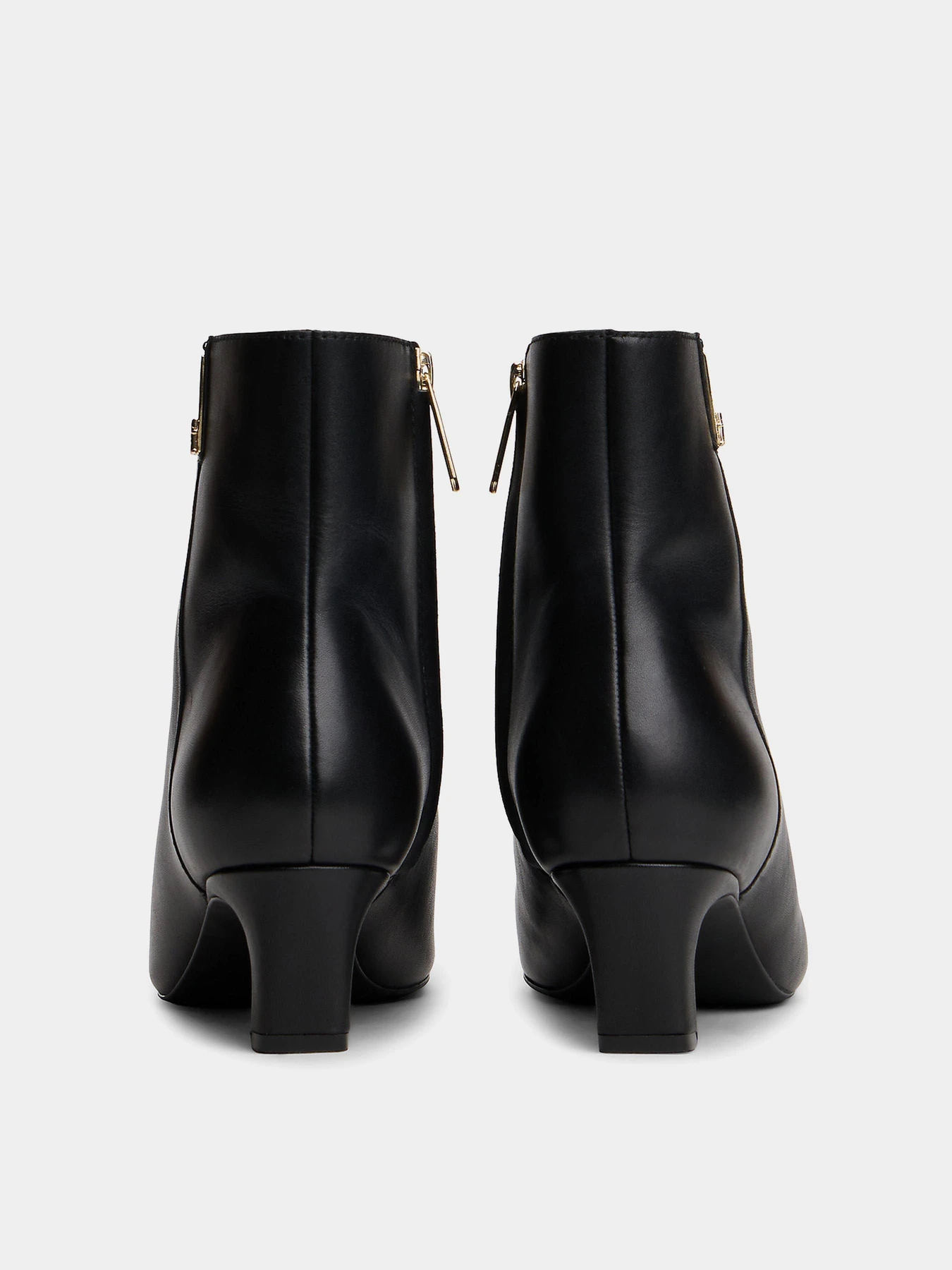 Ботинки и сапоги Tommy Hilfiger модель FW0FW08768-BDS Ботинки и сапоги Tommy Hilfiger модель FW0FW08768-BDS Фото