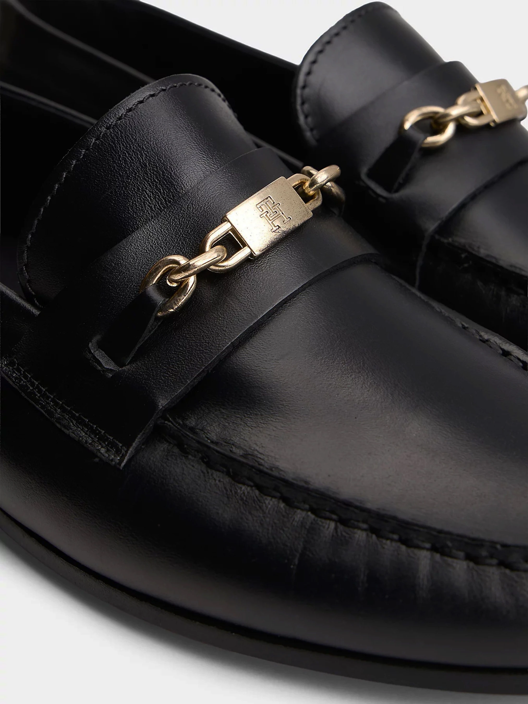 Туфлі та лофери Tommy Hilfiger TH CHAIN LEATHER LOAFER модель FW0FW08956-BDS — фото 6