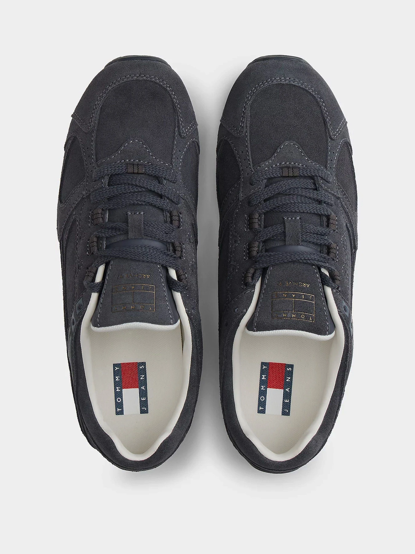 Кросівки Tommy Hilfiger ARCHIVE '97 LITE SUEDE модель EN0EN02899-PT2 Кросівки Tommy Hilfiger ARCHIVE '97 LITE SUEDE модель EN0EN02899-PT2 Фото