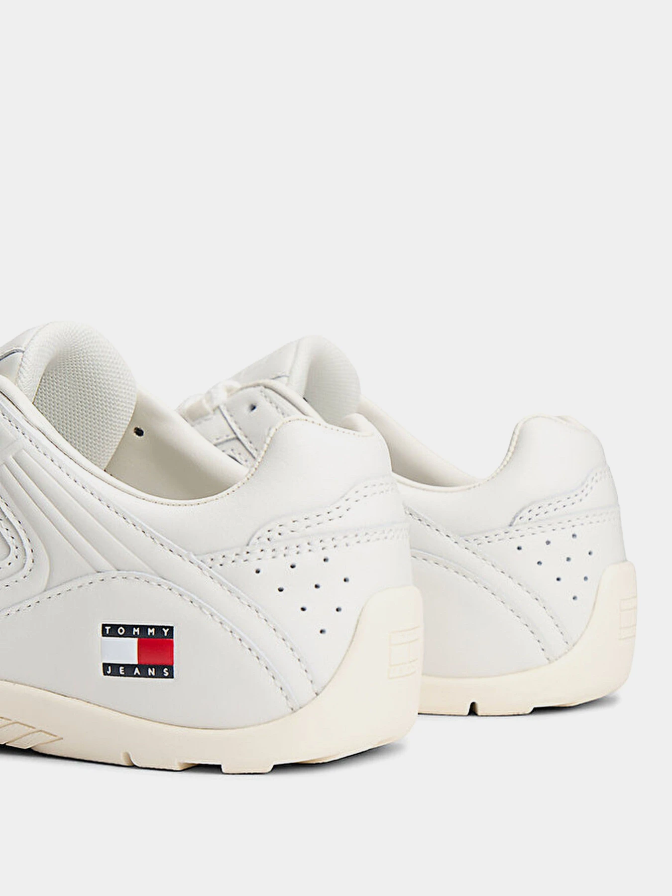 Кроссовки Tommy Hilfiger ARCHIVE '97 LITE LEATHER модель EN0EN02942-0GC Кроссовки Tommy Hilfiger ARCHIVE '97 LITE LEATHER модель EN0EN02942-0GC Фото