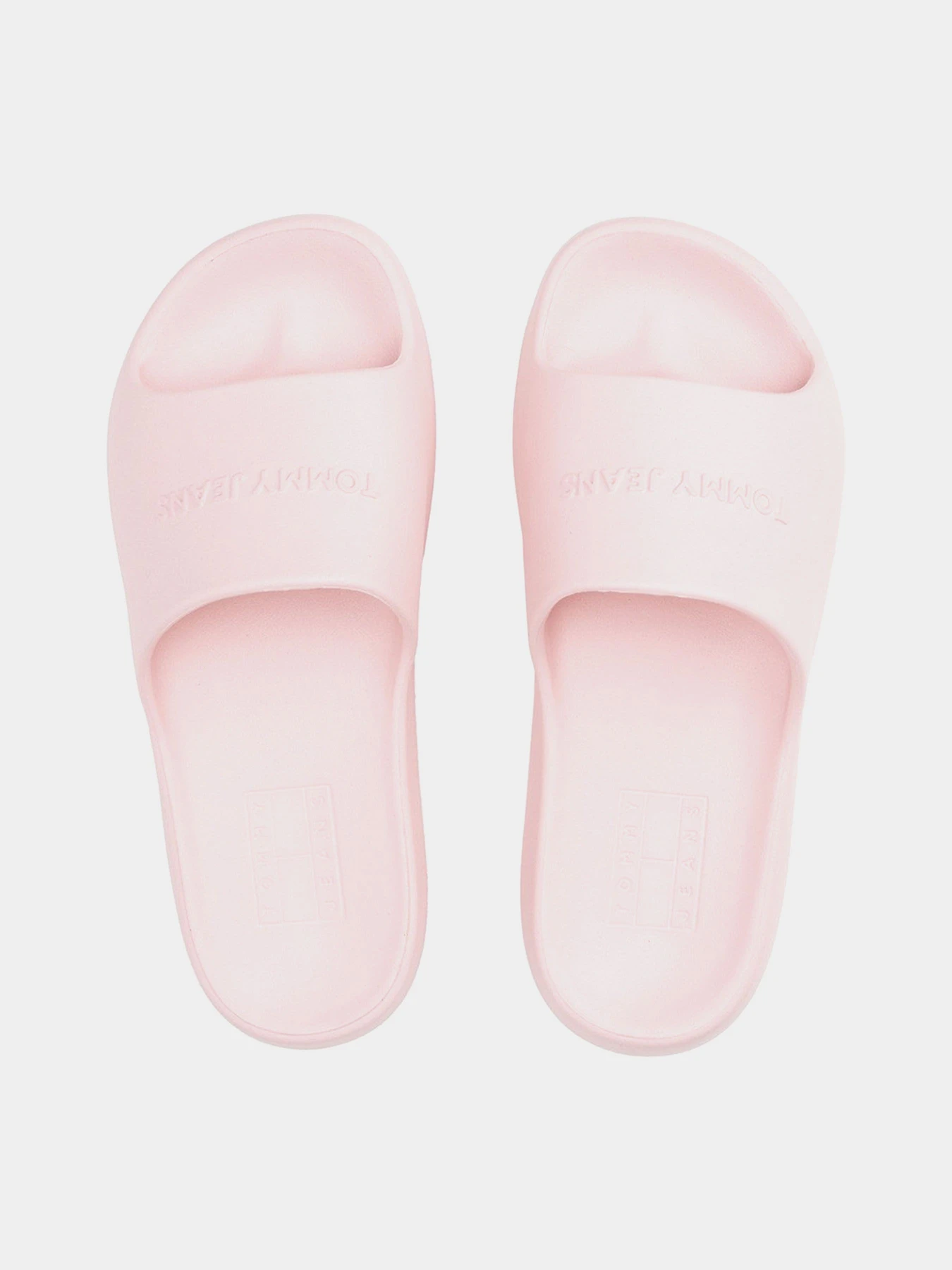Шлёпанцы Tommy Hilfiger TJW CHUNKY POOL SLIDE ESS модель EN0EN02879-ACG Шлёпанцы Tommy Hilfiger TJW CHUNKY POOL SLIDE ESS модель EN0EN02879-ACG Фото