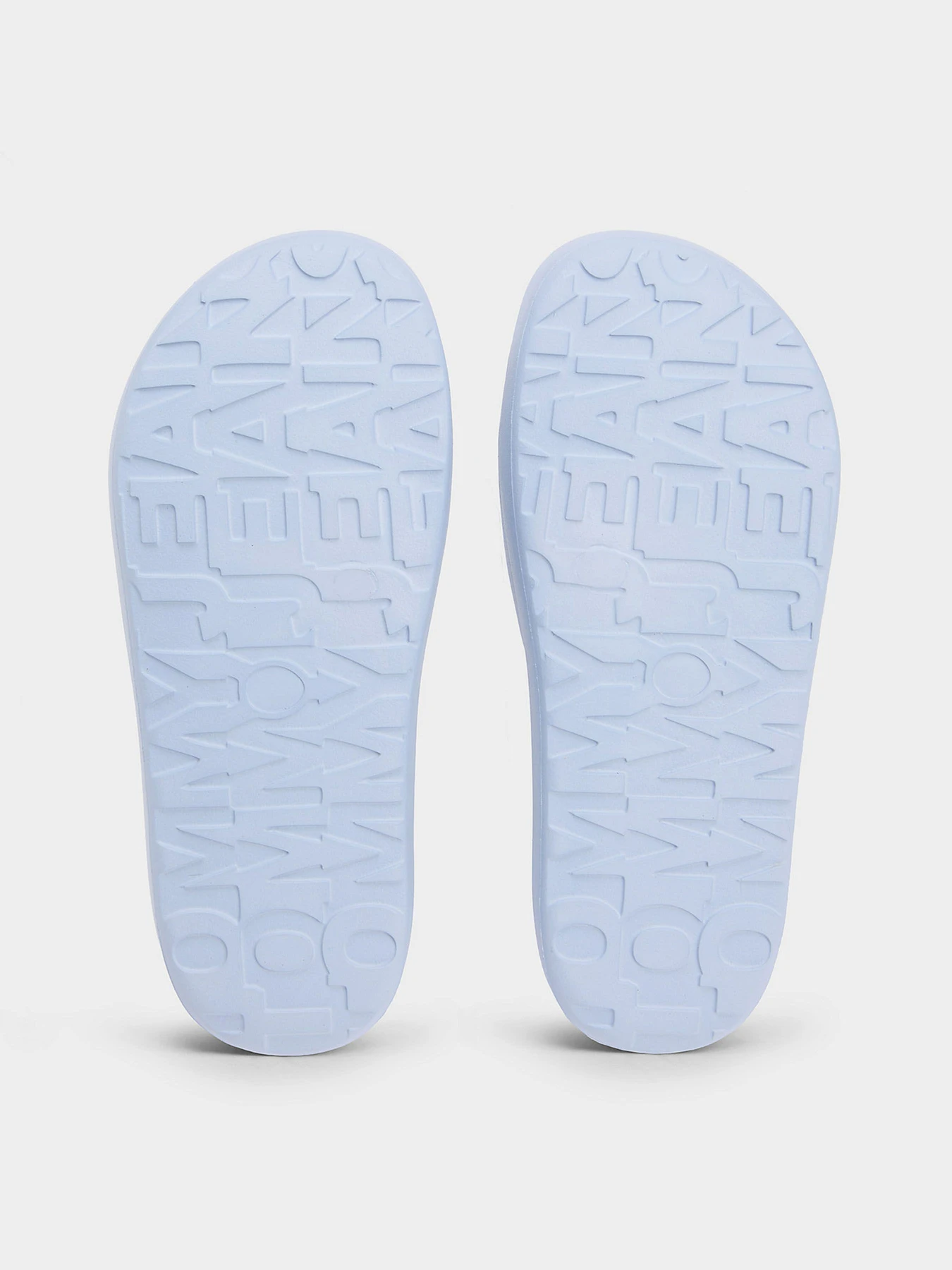 Шлёпанцы Tommy Hilfiger TJW CHUNKY POOL SLIDE ESS модель EN0EN02879-DBP Шлёпанцы Tommy Hilfiger TJW CHUNKY POOL SLIDE ESS модель EN0EN02879-DBP Фото