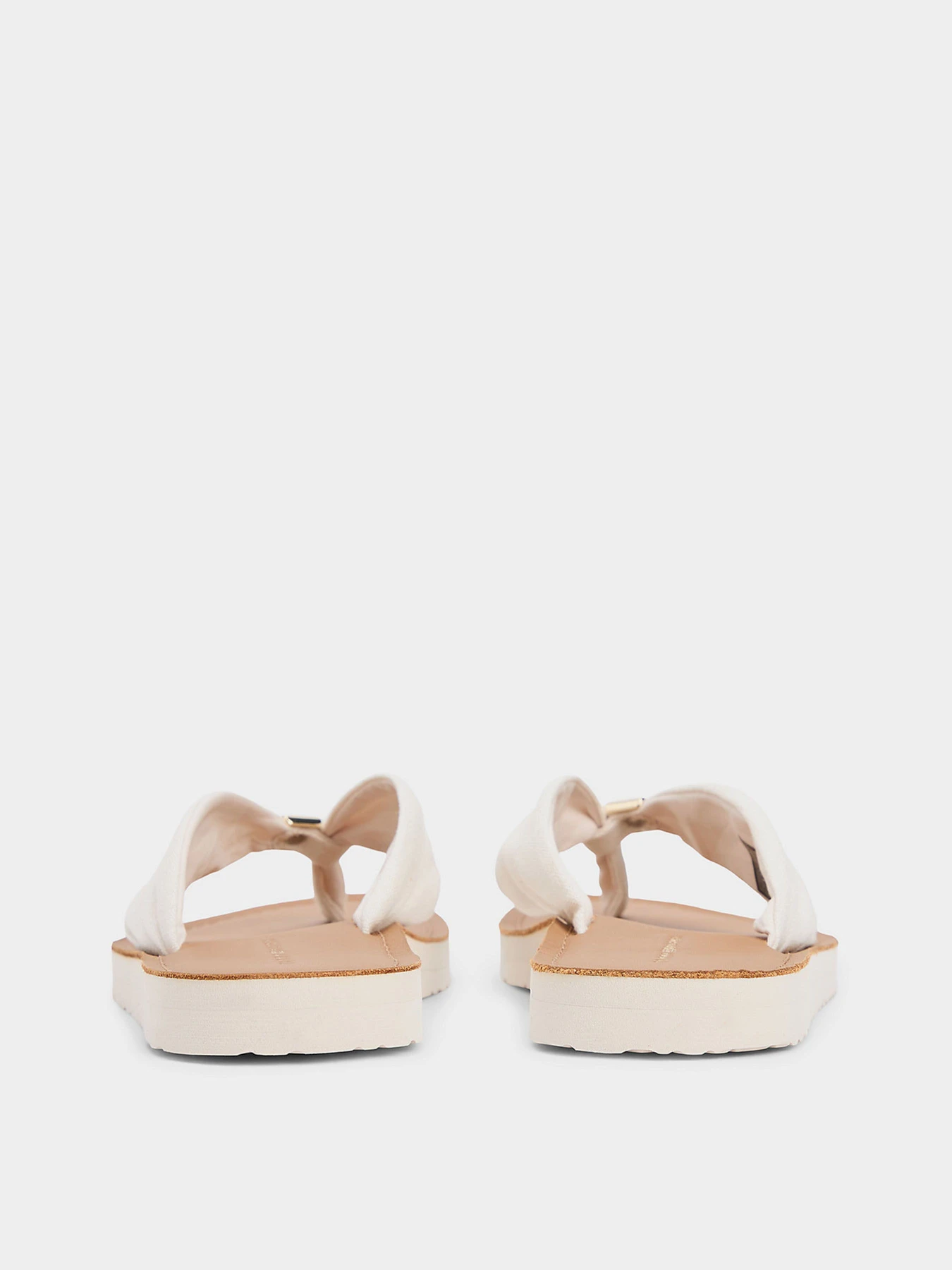 Шлёпанцы Tommy Hilfiger TH LTR FOOTBED SUMMER SANDAL модель FW0FW09194-AEO Шлёпанцы Tommy Hilfiger TH LTR FOOTBED SUMMER SANDAL модель FW0FW09194-AEO Фото