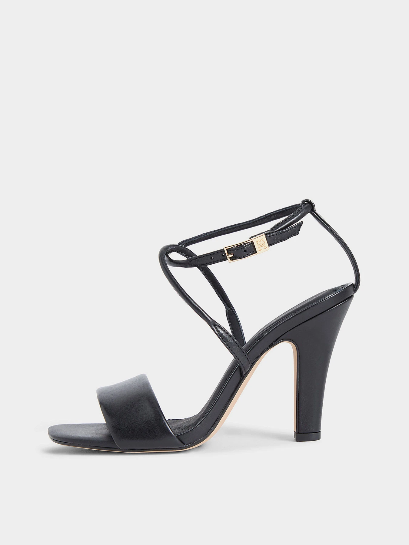 Босоножки Tommy Hilfiger ELEVATED HEELED SANDAL модель FW0FW09277-BDS Босоножки Tommy Hilfiger ELEVATED HEELED SANDAL модель FW0FW09277-BDS Фото