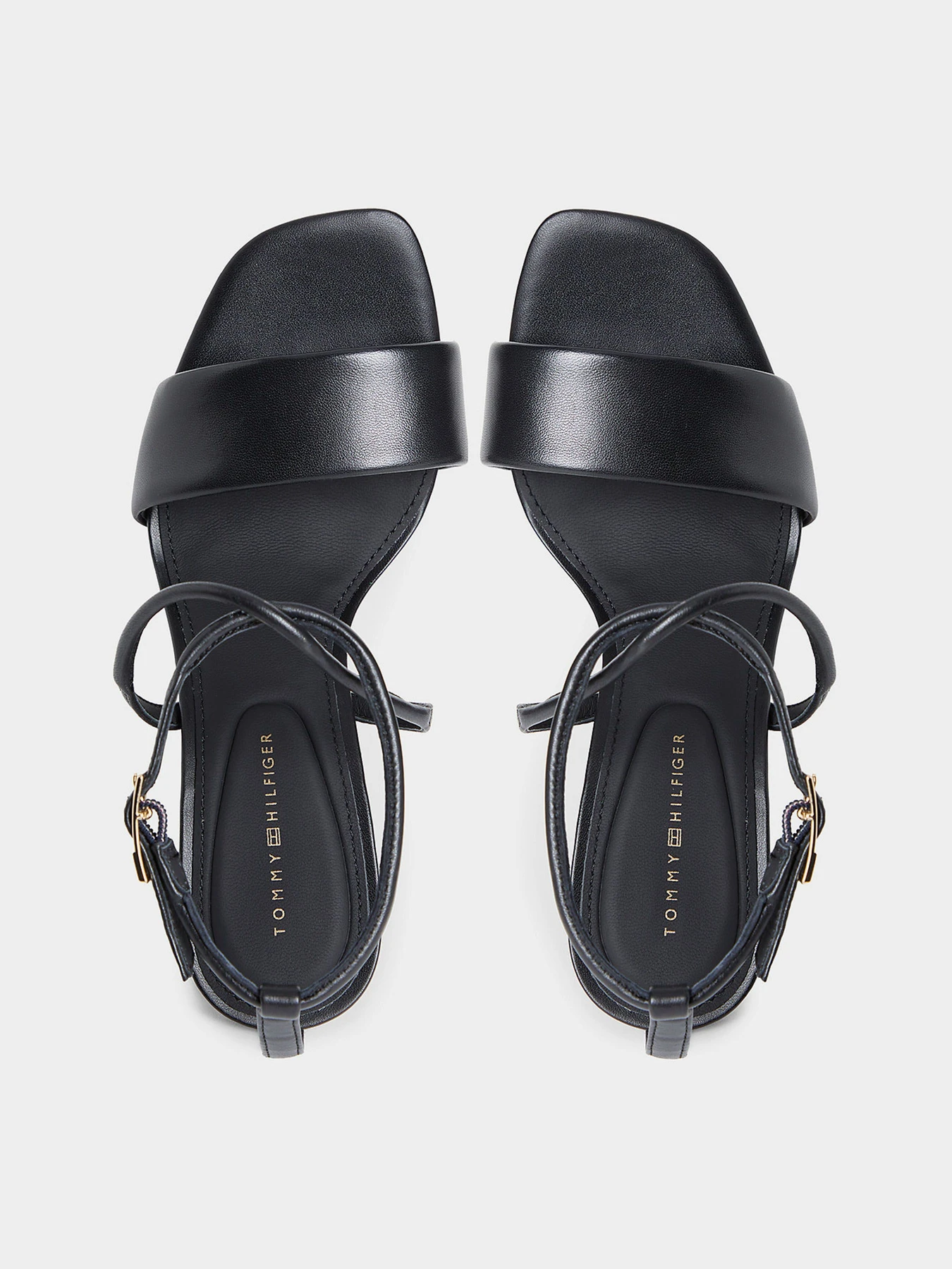 Босоножки Tommy Hilfiger ELEVATED HEELED SANDAL модель FW0FW09277-BDS Босоножки Tommy Hilfiger ELEVATED HEELED SANDAL модель FW0FW09277-BDS Фото