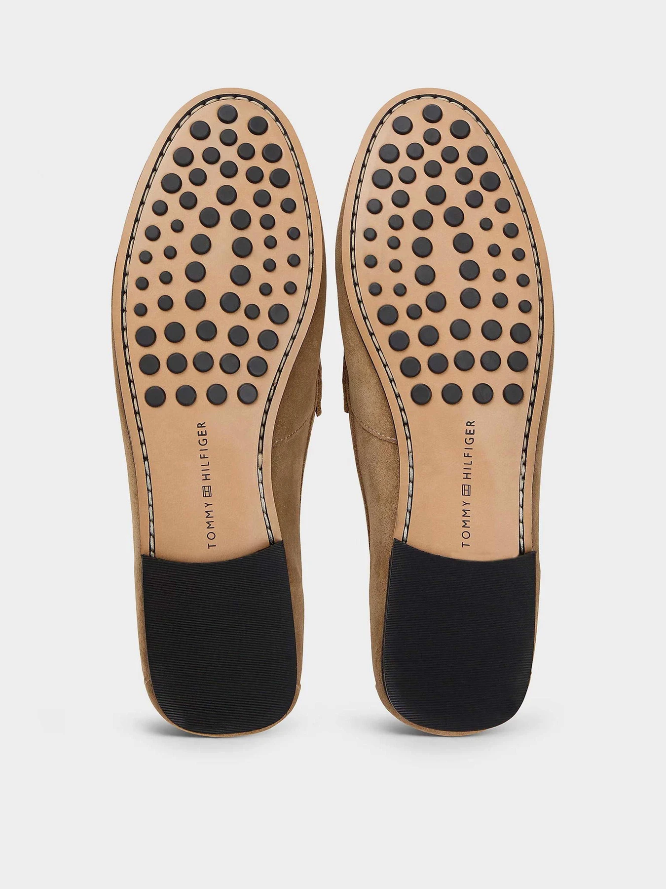 Туфли и лоферы Tommy Hilfiger TH CHAIN SUEDE LOAFER модель FW0FW09327-RBC Туфли и лоферы Tommy Hilfiger TH CHAIN SUEDE LOAFER модель FW0FW09327-RBC Фото