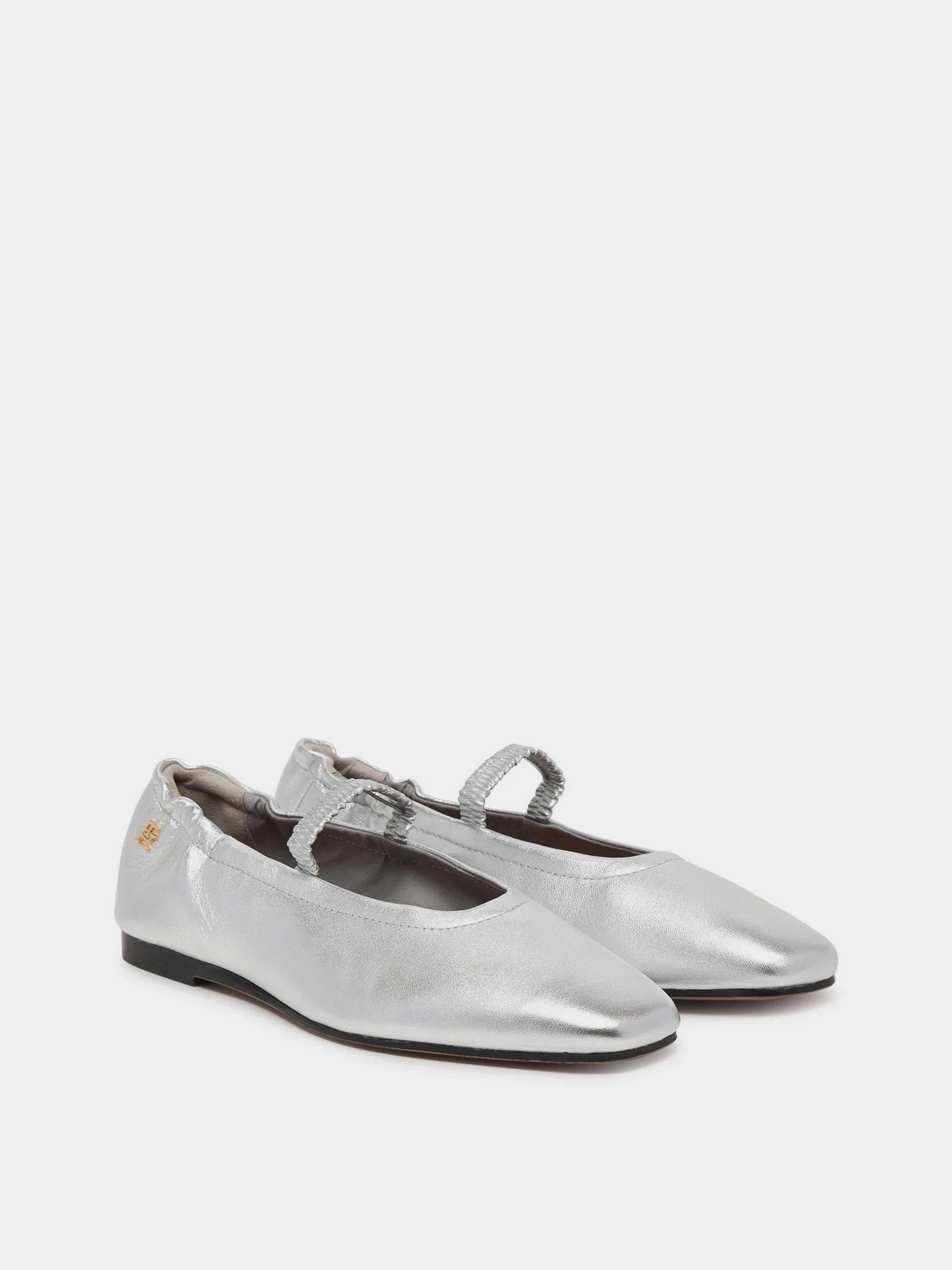 Туфли и лоферы Tommy Hilfiger SILVER LTH ELLASTIC BALLERINA модель FW0FW09466-0IM Туфли и лоферы Tommy Hilfiger SILVER LTH ELLASTIC BALLERINA модель FW0FW09466-0IM Фото