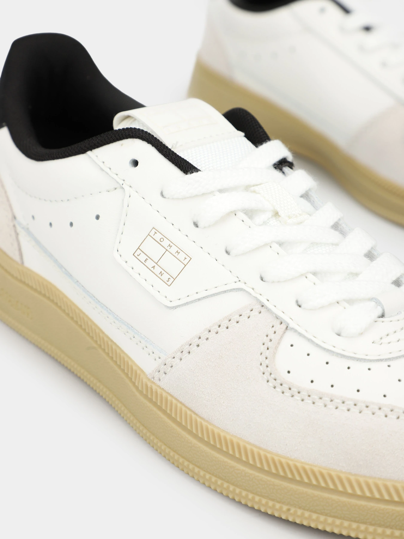Кеды Tommy Hilfiger THE GREENWICH EDGE LEATHER модель EN0EN02988-0K9 Фото