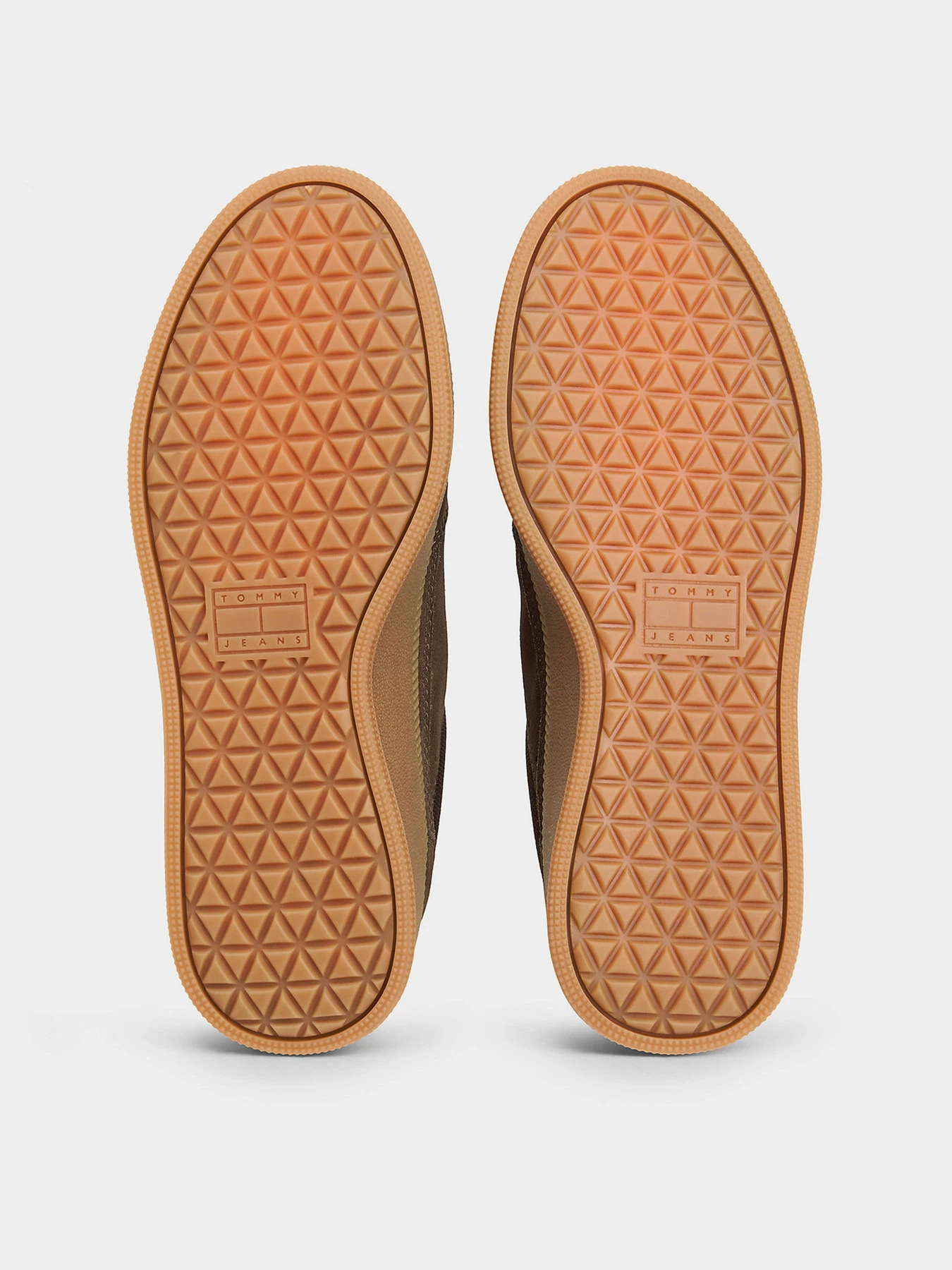 Кеды Tommy Hilfiger THE GREENWICH EDGE MAX SUEDE модель EN0EN02989-GV0 Фото