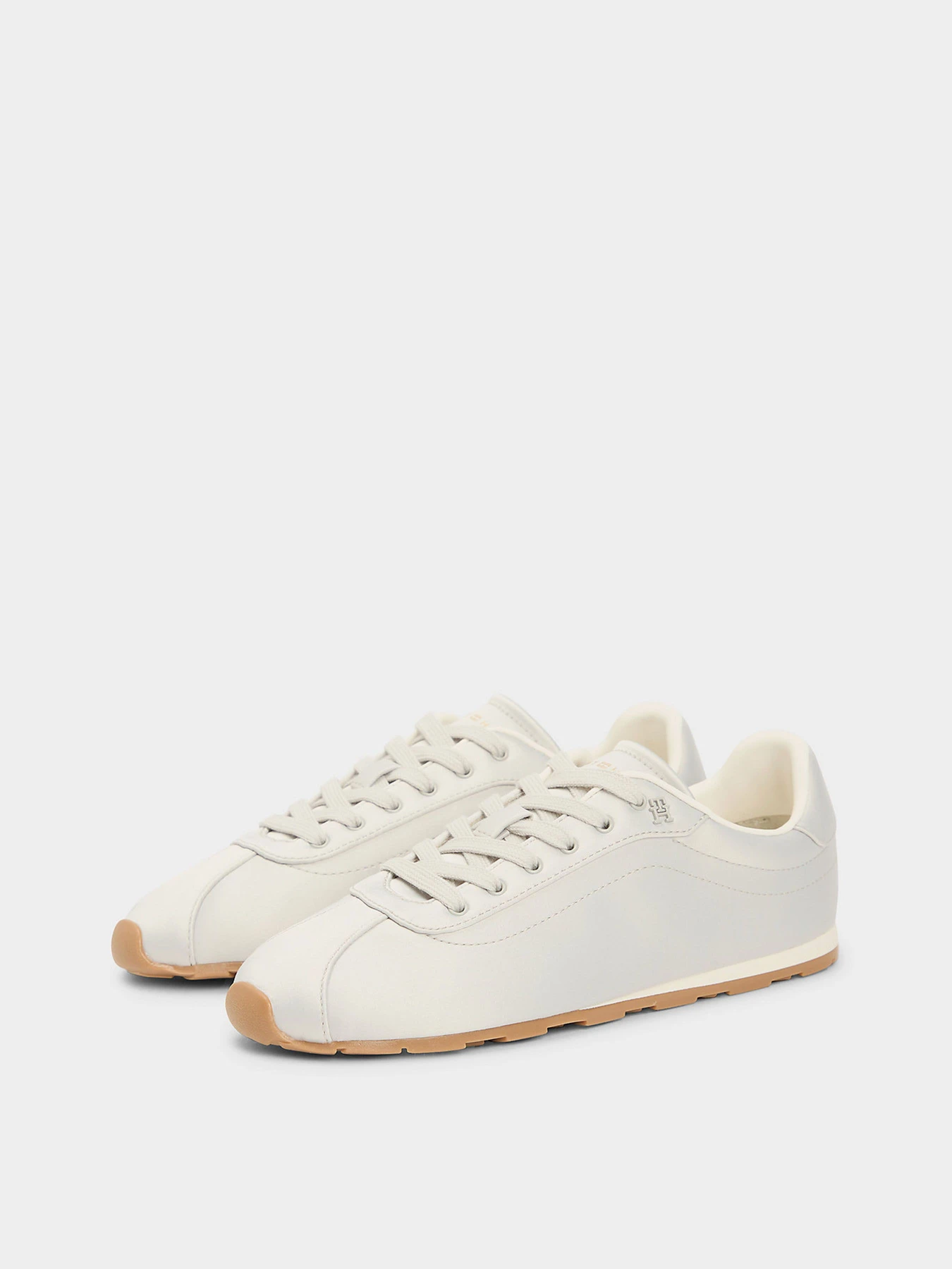 Кросівки Tommy Hilfiger TH BELLA LOW RUNNER SATIN модель FW0FW09288-PQU Кросівки Tommy Hilfiger TH BELLA LOW RUNNER SATIN модель FW0FW09288-PQU Фото