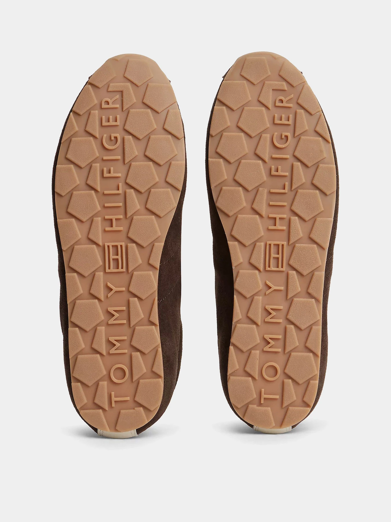 Кроссовки Tommy Hilfiger TH BELLA LOW PROFILE SUEDE модель FW0FW09189-GUG Кроссовки Tommy Hilfiger TH BELLA LOW PROFILE SUEDE модель FW0FW09189-GUG Фото