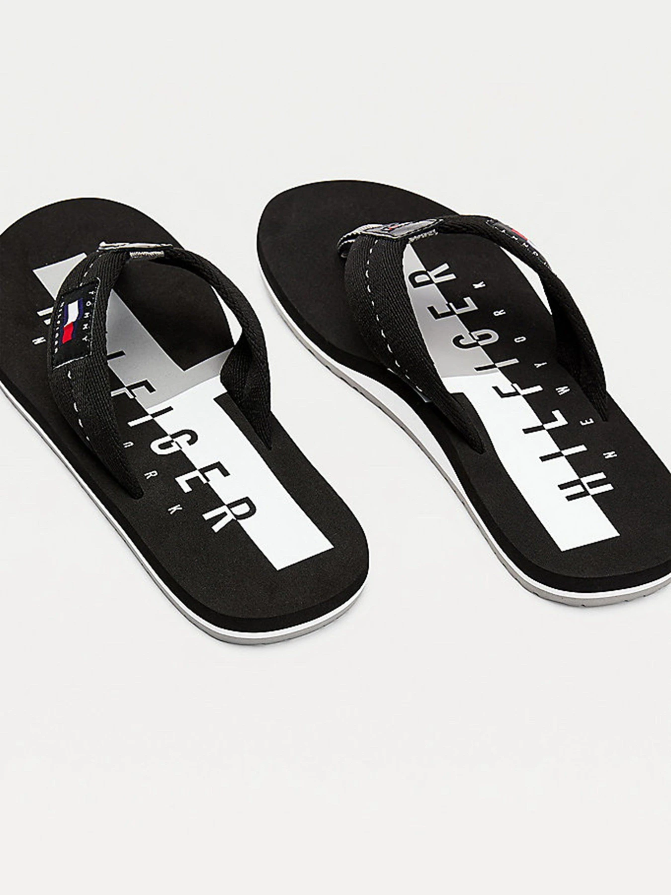 Шлёпанцы Tommy Hilfiger модель FM0FM03379-BDS Шлёпанцы Tommy Hilfiger модель FM0FM03379-BDS Фото