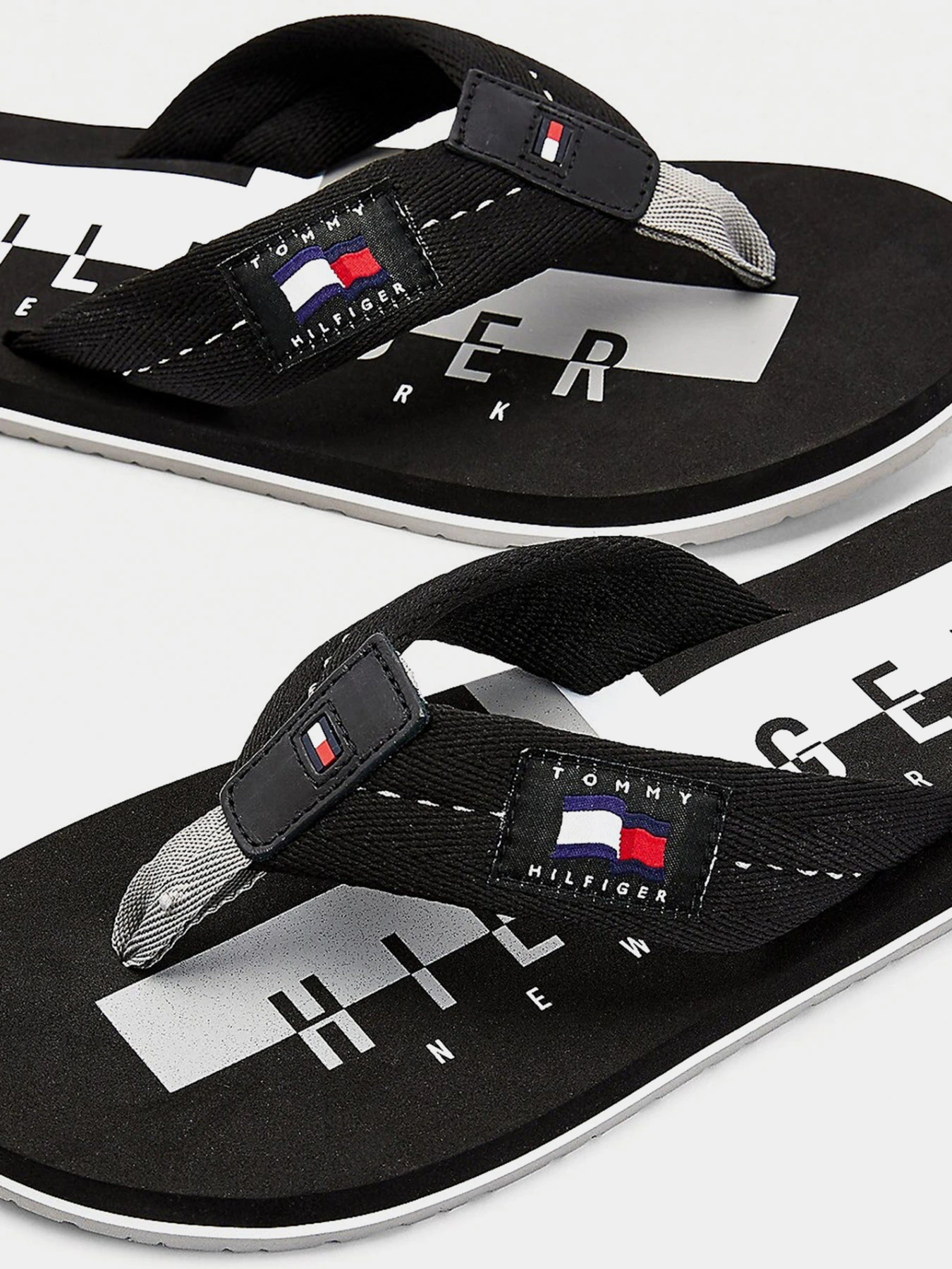Шлёпанцы Tommy Hilfiger модель FM0FM03379-BDS Шлёпанцы Tommy Hilfiger модель FM0FM03379-BDS Фото