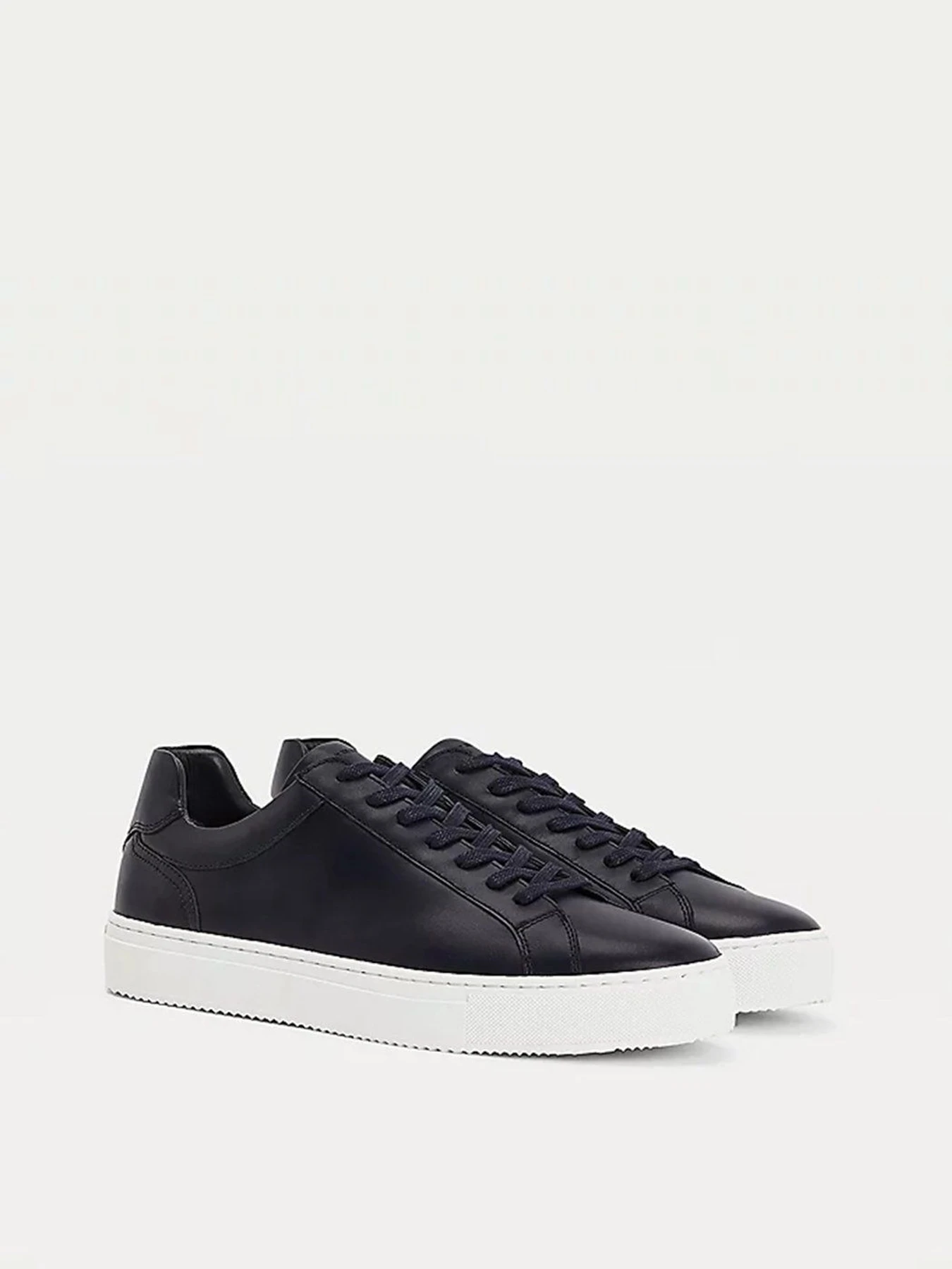 Кеды Tommy Hilfiger Debossed Logo Cupsole Leather модель FM0FM03634-DW5 Кеды Tommy Hilfiger Debossed Logo Cupsole Leather модель FM0FM03634-DW5 Фото