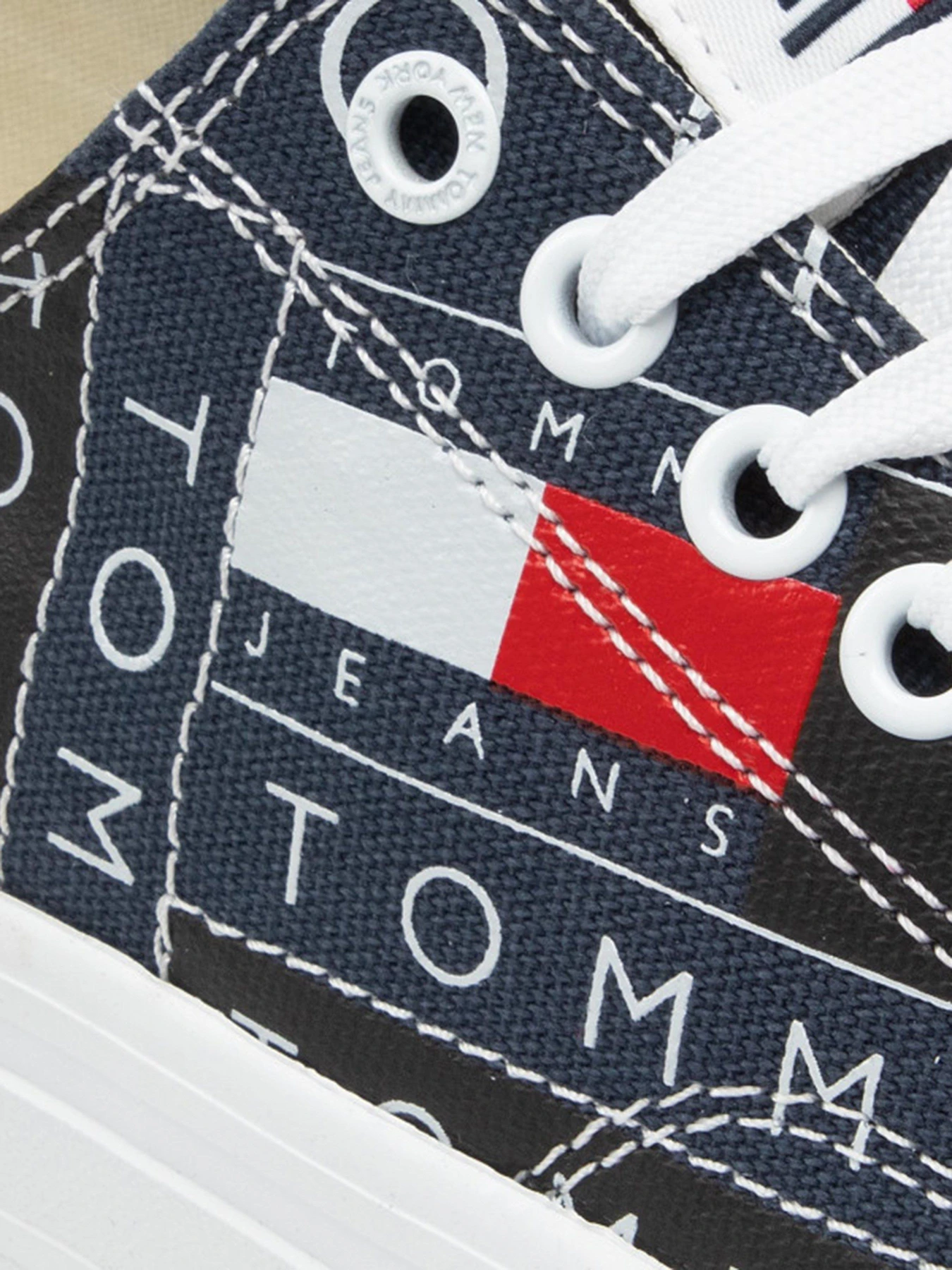 Кеды Tommy Hilfiger Long Lace Up Print модель EM0EM00716-0GZ Фото