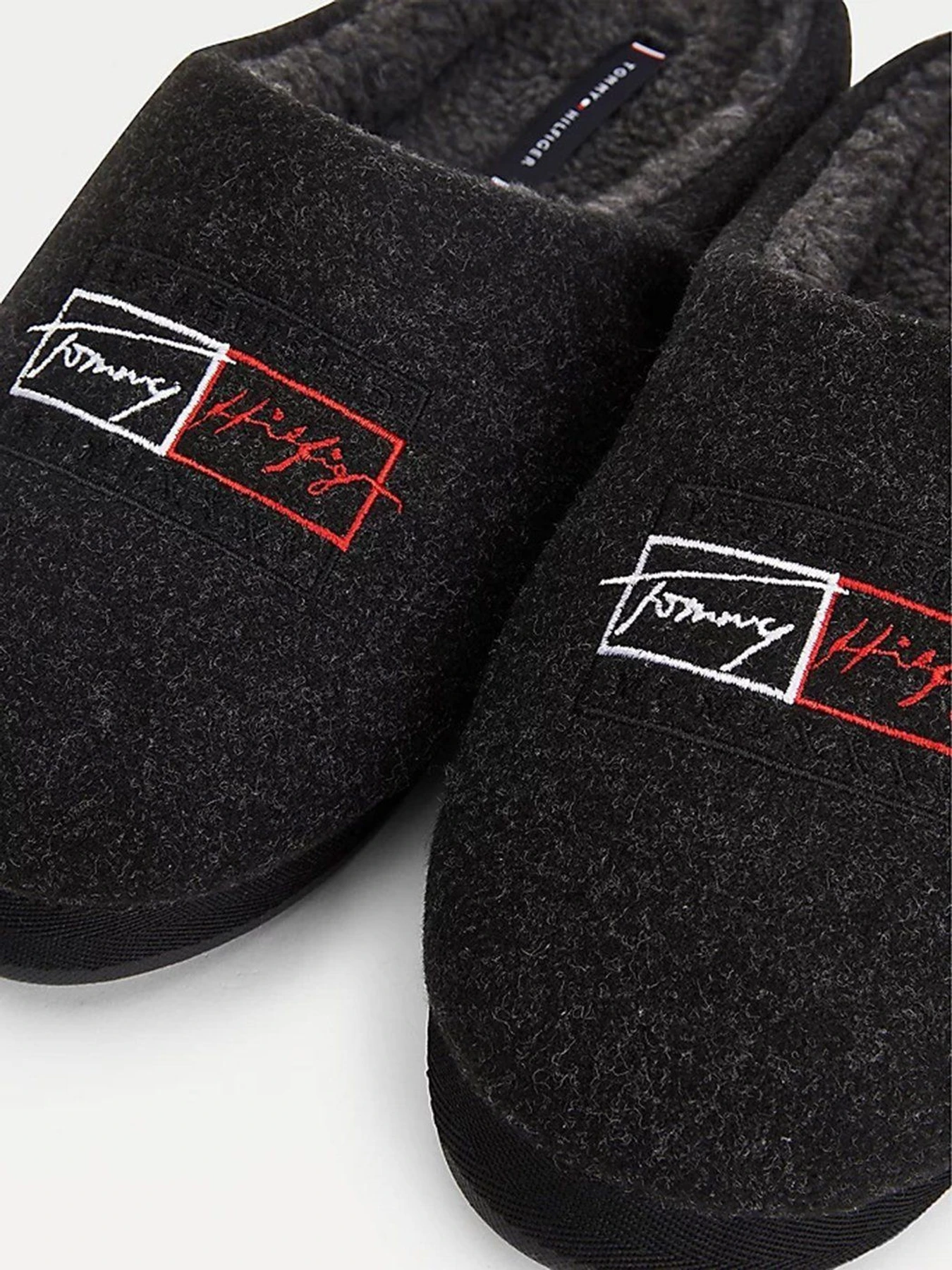 Тапки Tommy Hilfiger Established Home Slippers модель FM0FM03802-PTY Тапки Tommy Hilfiger Established Home Slippers модель FM0FM03802-PTY Фото
