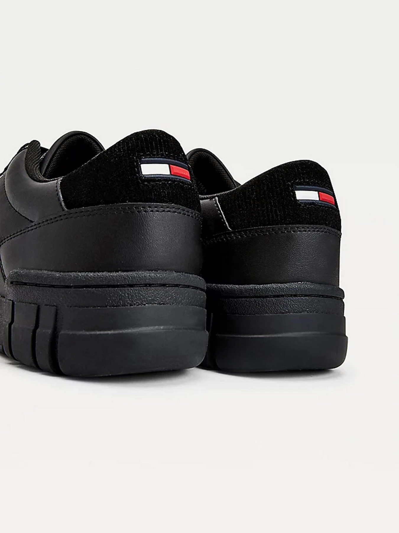 Кросівки Tommy Hilfiger Retro Leather Cupsole модель EM0EM00808-BDS Кросівки Tommy Hilfiger Retro Leather Cupsole модель EM0EM00808-BDS Фото