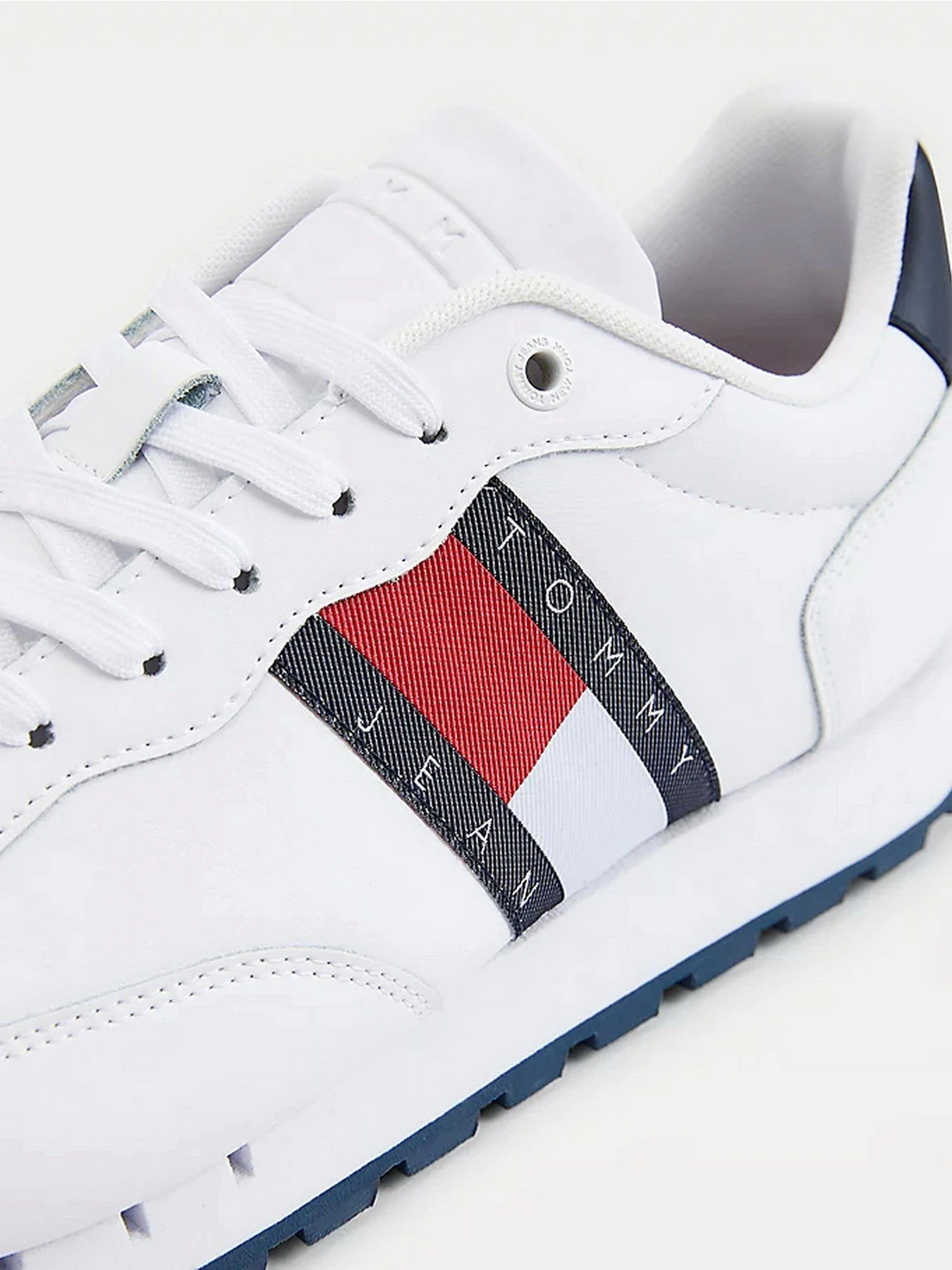 Кроссовки Tommy Hilfiger модель // Фото