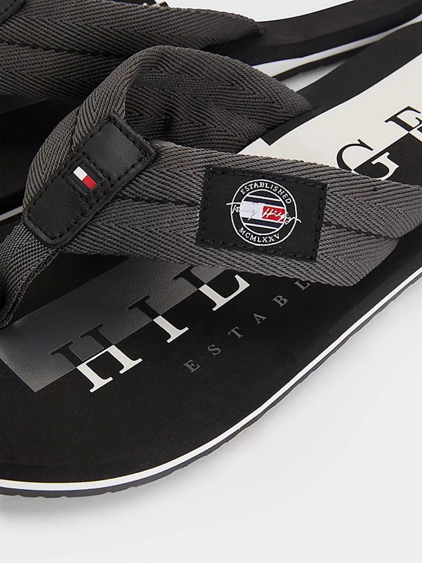 Шлёпанцы Tommy Hilfiger модель FM0FM03981-PTY Шлёпанцы Tommy Hilfiger модель FM0FM03981-PTY Фото
