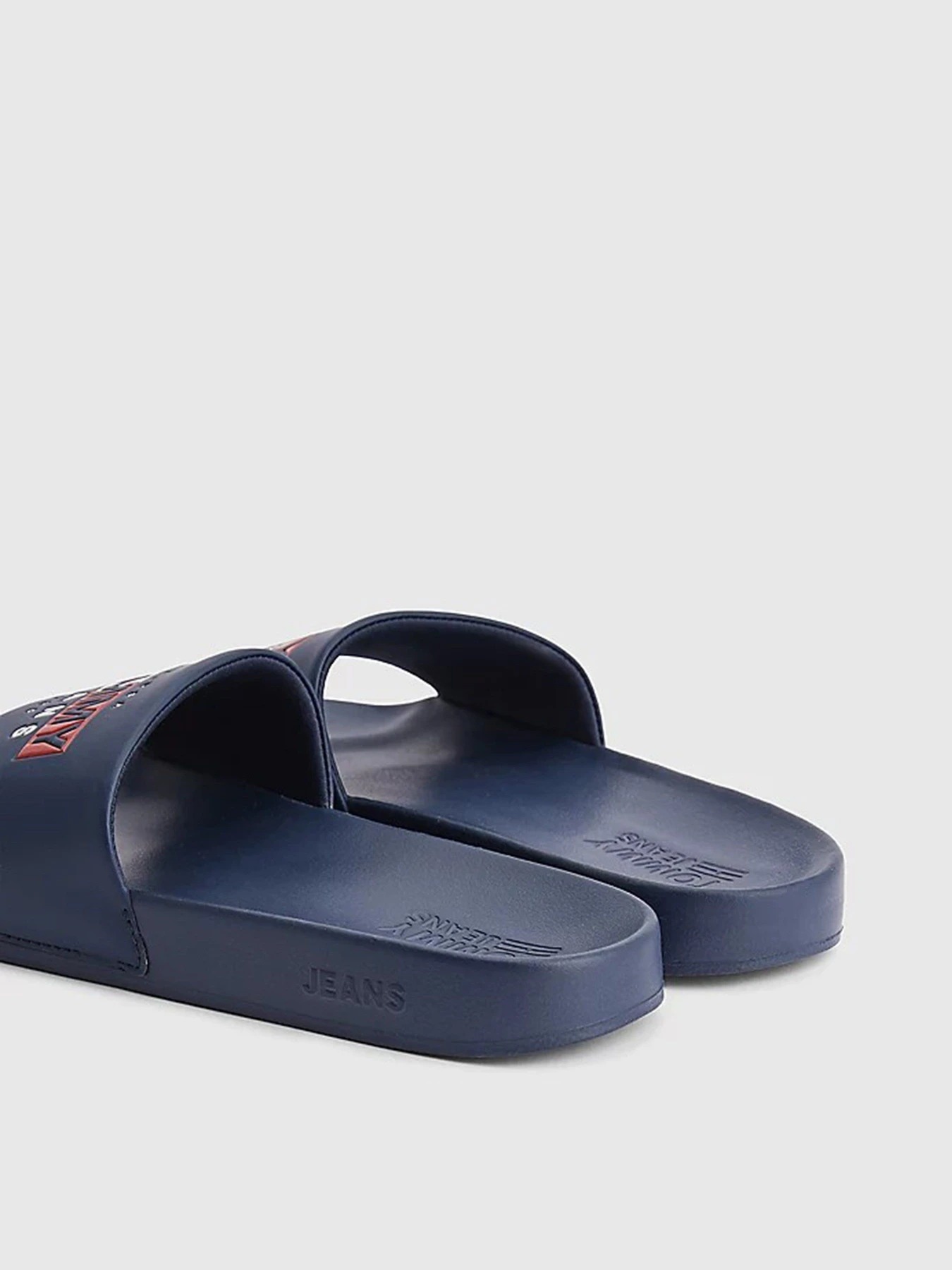 Шлёпанцы Tommy Hilfiger Seasonal Poolslide модель EM0EM01031-C87 Шлёпанцы Tommy Hilfiger Seasonal Poolslide модель EM0EM01031-C87 Фото