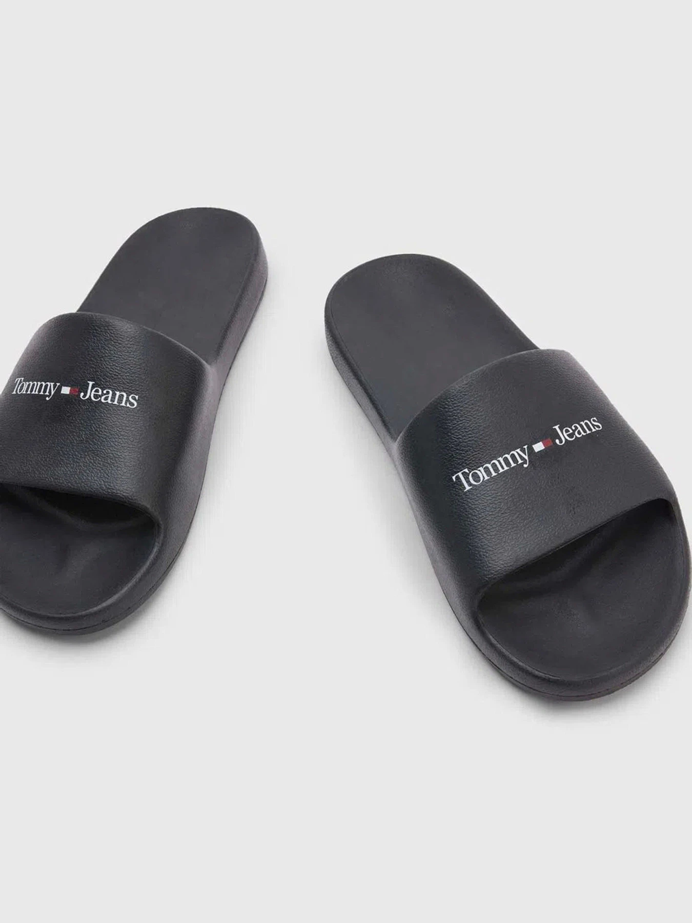 Шлёпанцы Tommy Hilfiger модель EM0EM01144-BDS Фото