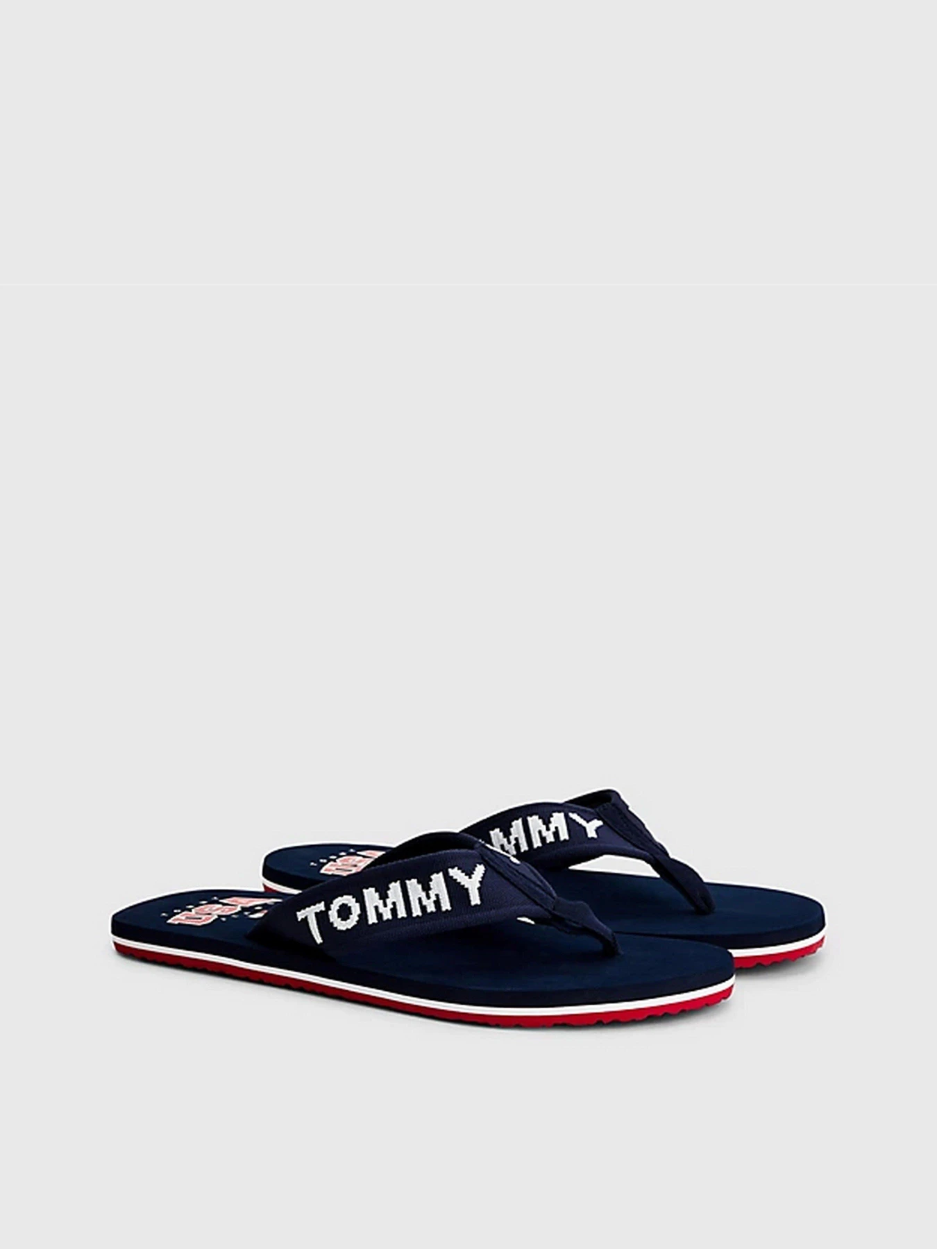 Шлёпанцы Tommy Hilfiger модель EM0EM01147-C87 Шлёпанцы Tommy Hilfiger модель EM0EM01147-C87 Фото