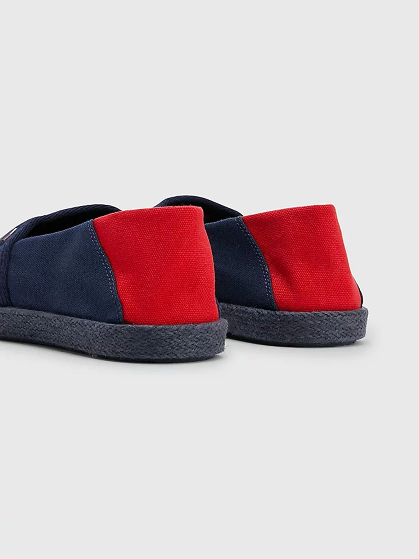 Слипоны и мокасины Tommy Hilfiger модель EM0EM01150-C87 Слипоны и мокасины Tommy Hilfiger модель EM0EM01150-C87 Фото