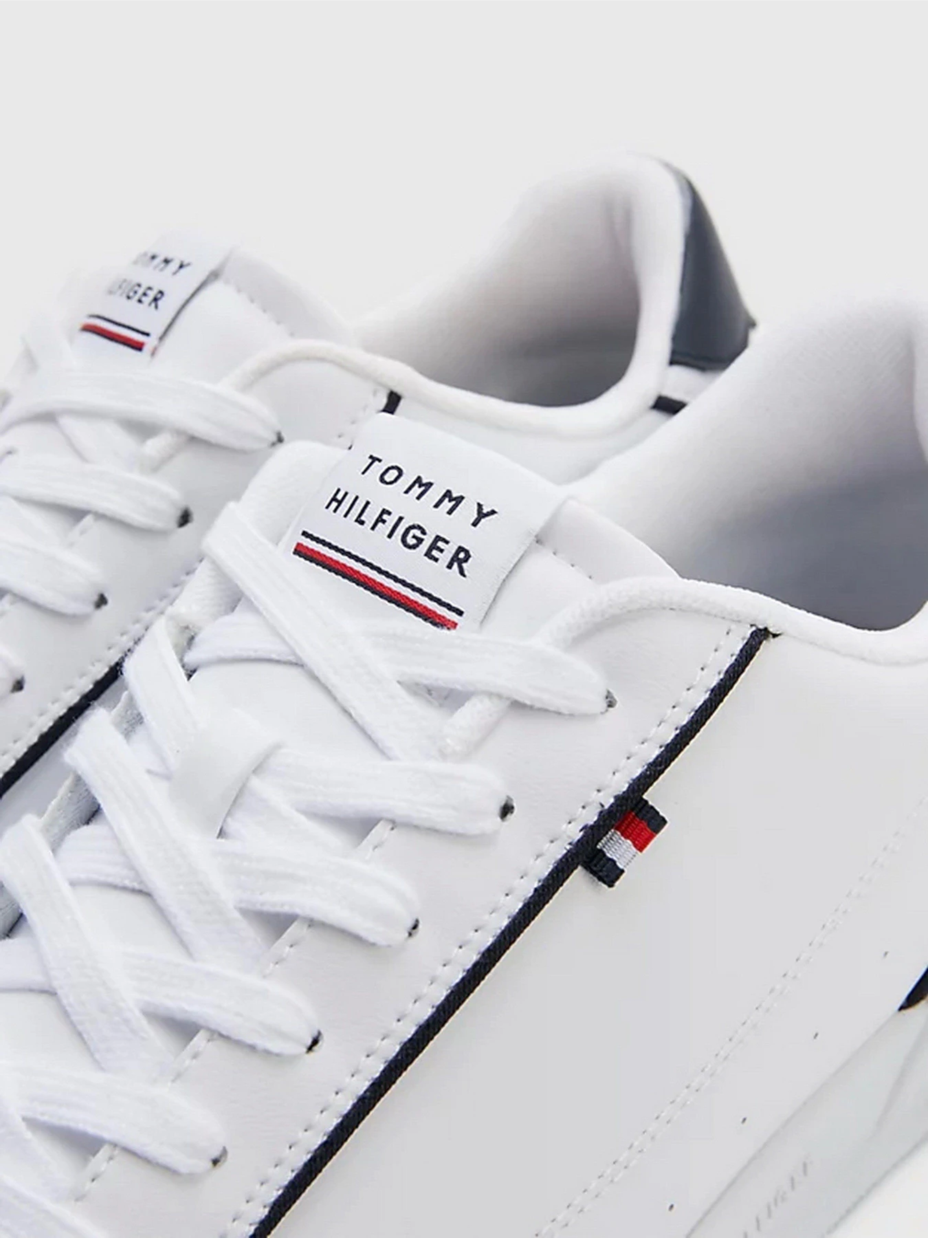 Кроссовки Tommy Hilfiger модель FM0FM04429-YBS Кроссовки Tommy Hilfiger модель FM0FM04429-YBS Фото